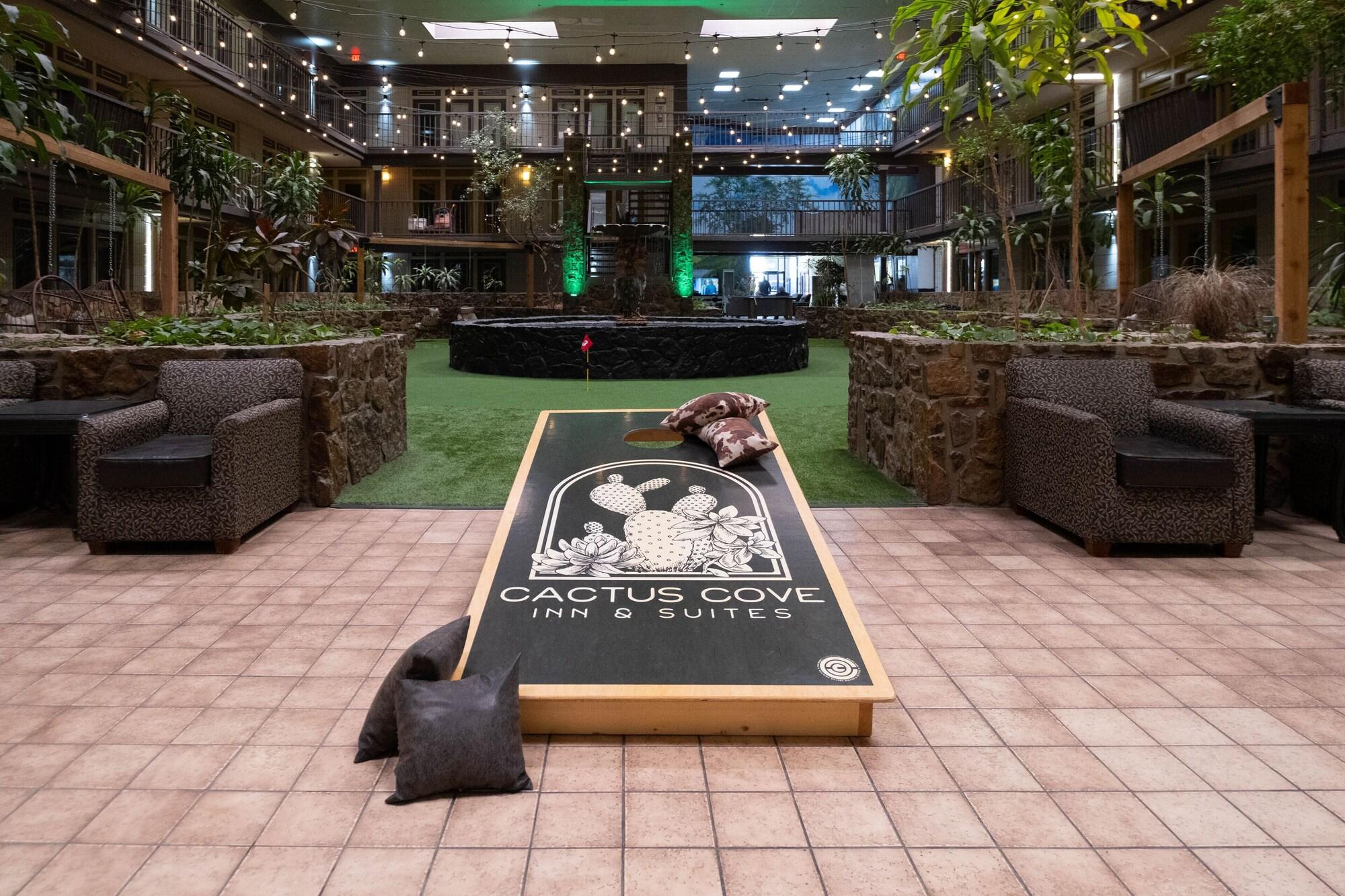 The Cactus Cove Inn And Suites