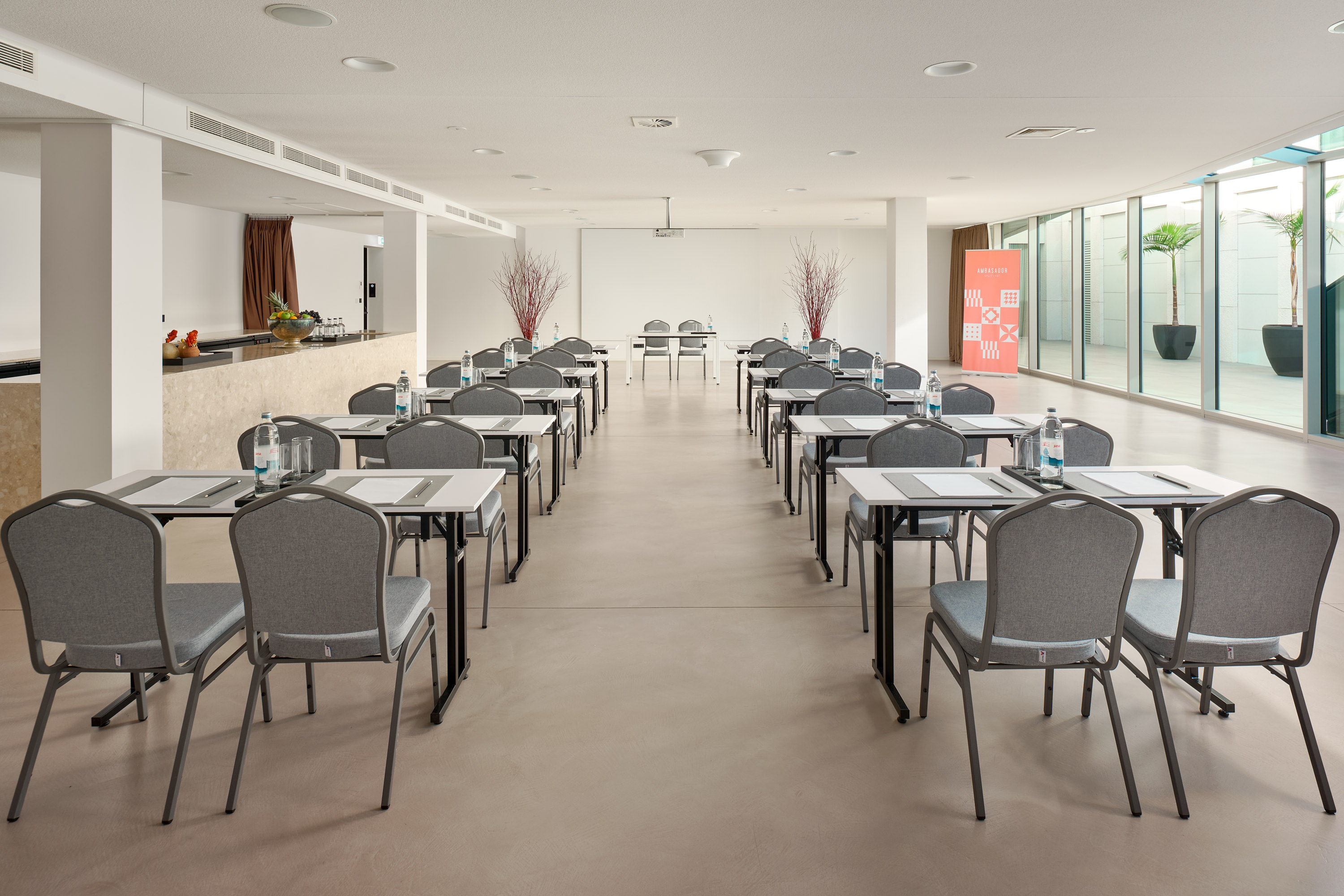 Hotel Ambasador - фото