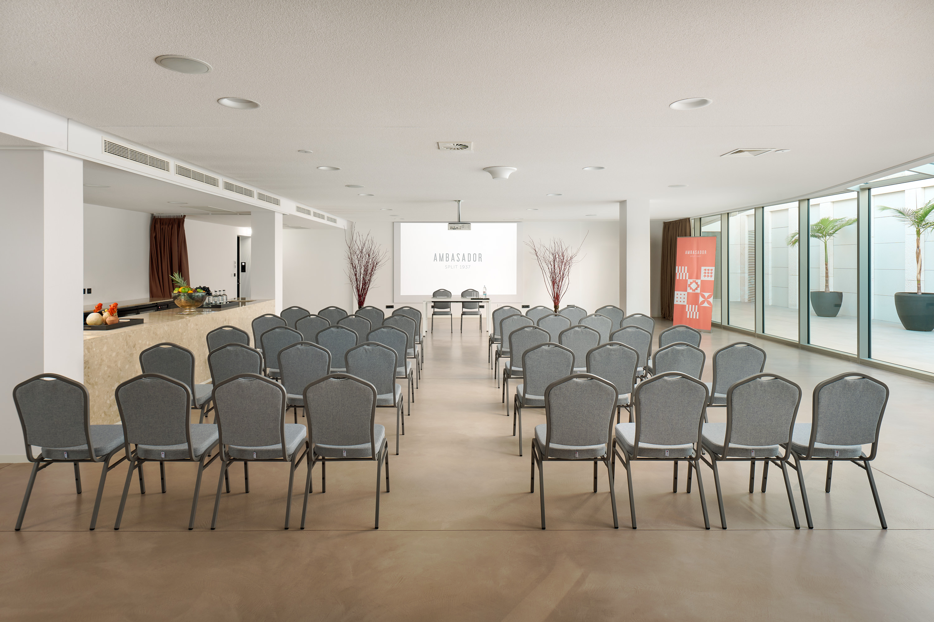 Hotel Ambasador - фото