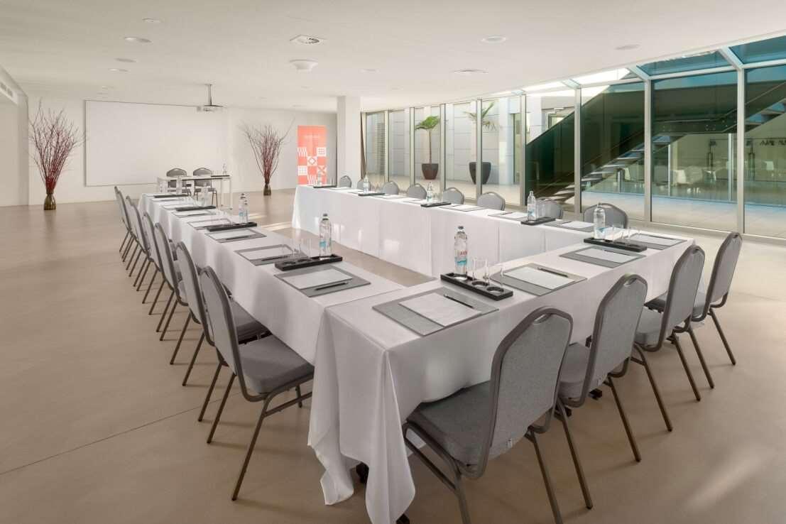 Hotel Ambasador - фото