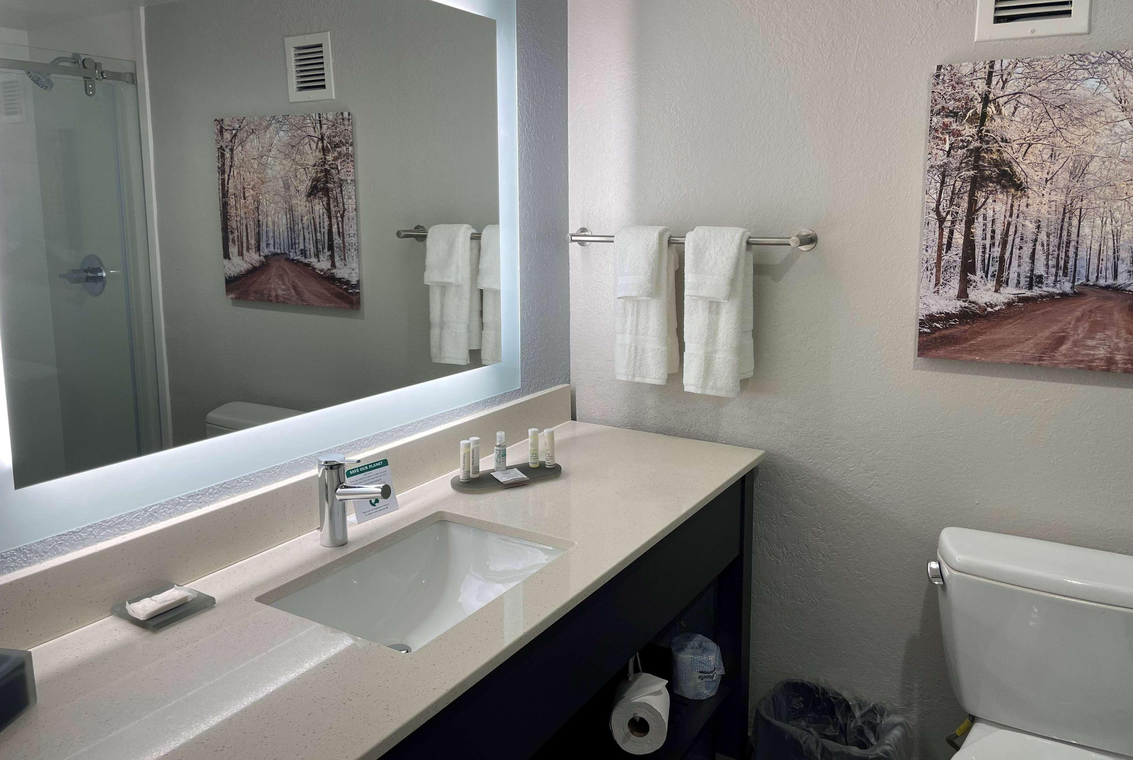 La Quinta Inn & Suites By Wyndham Jonesboro