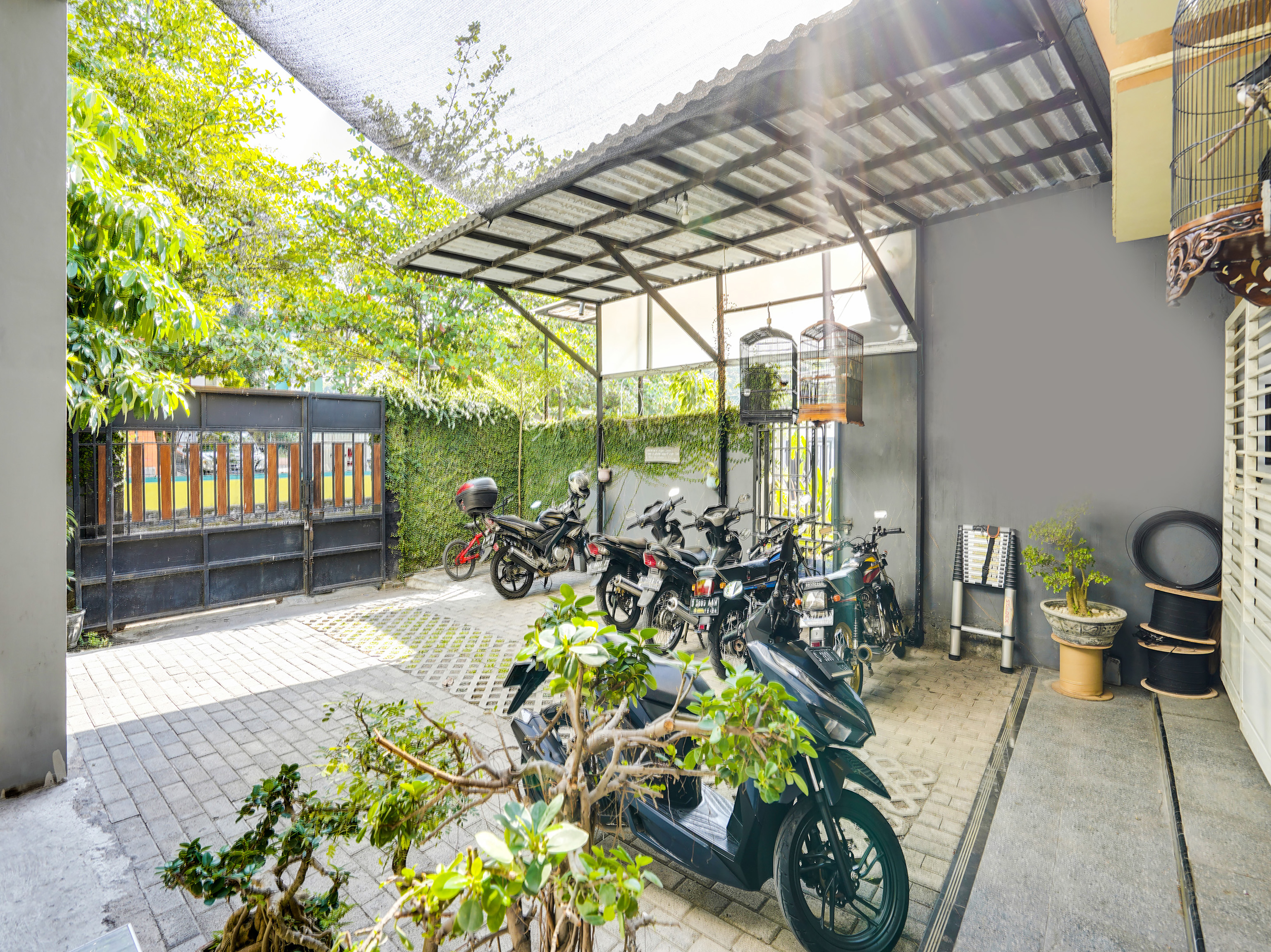 Spot On 91745 Rumah Kost Gresik Syariah