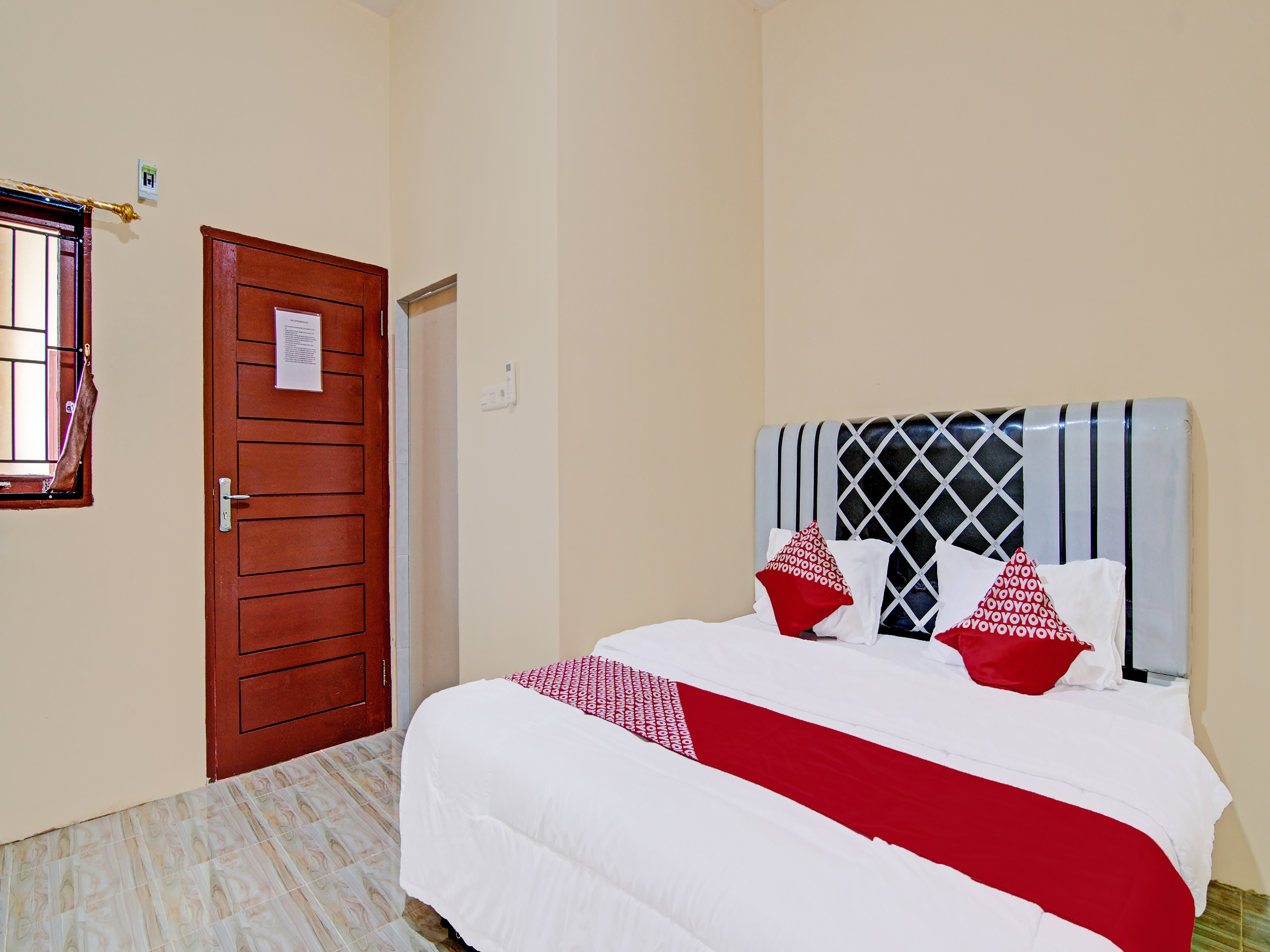 Oyo 91835 Djasur Kost