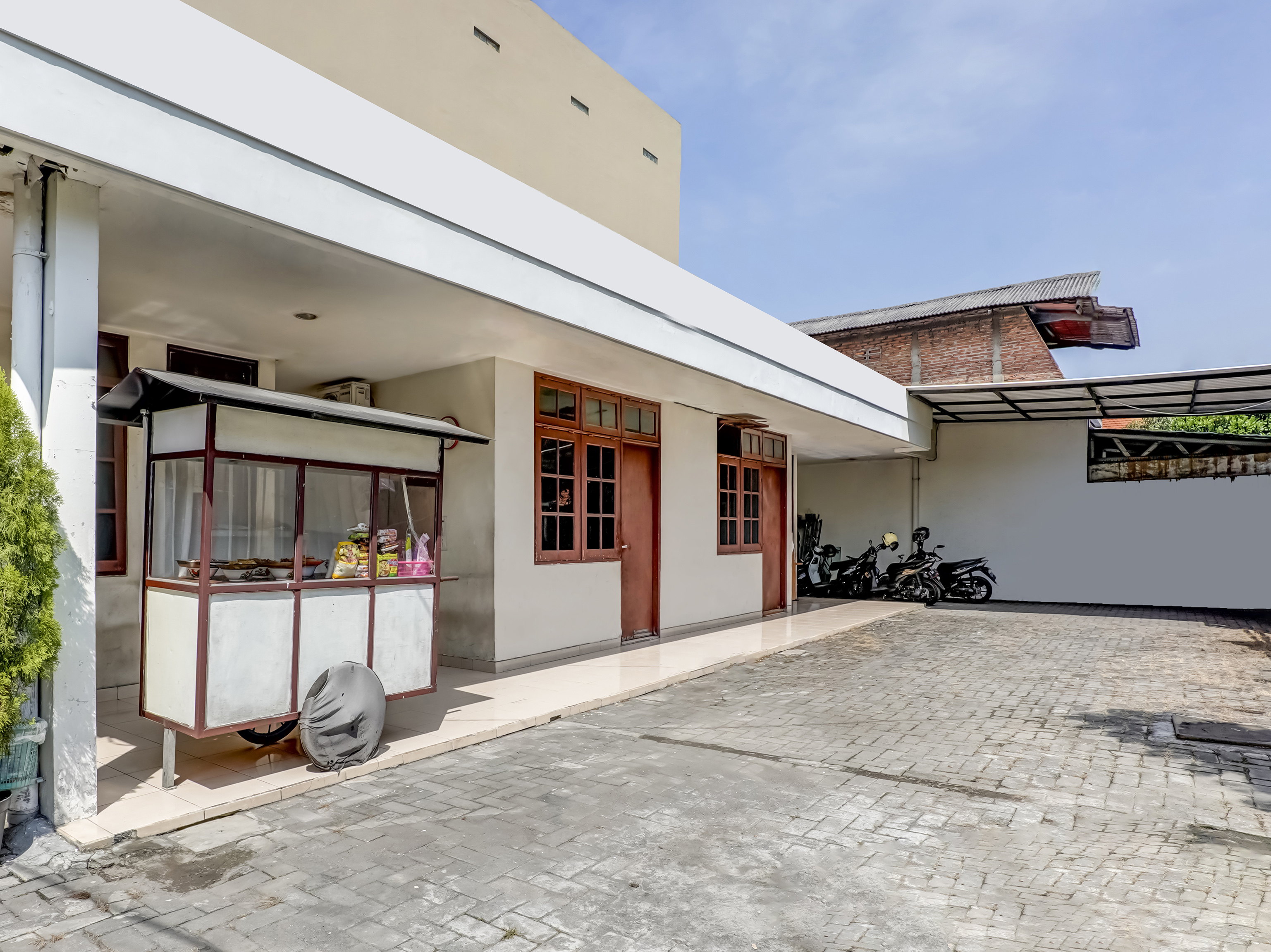 Oyo 91361 Benlin D'kost Syariah