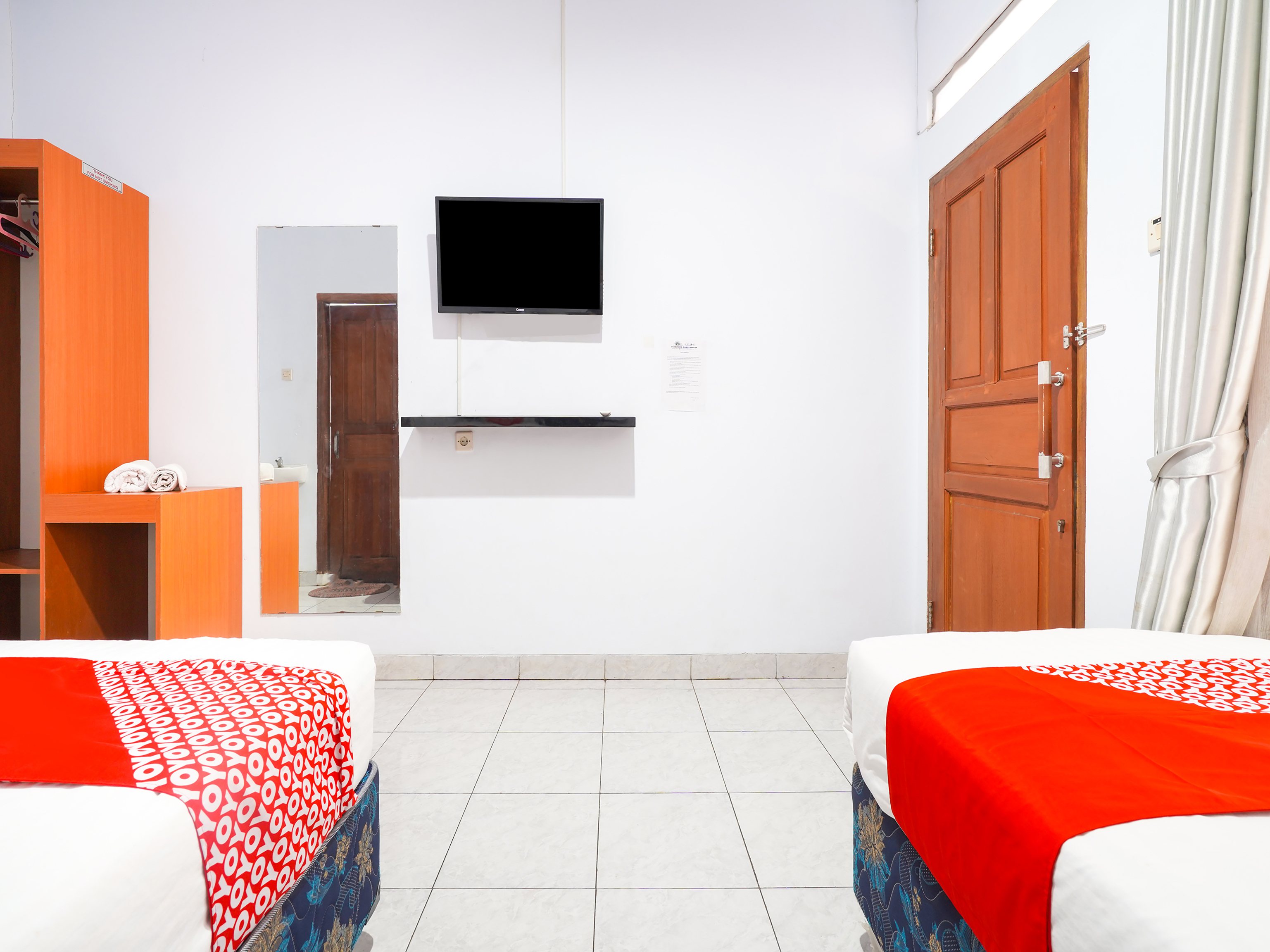 Oyo 91561 Gandhi Hotel 