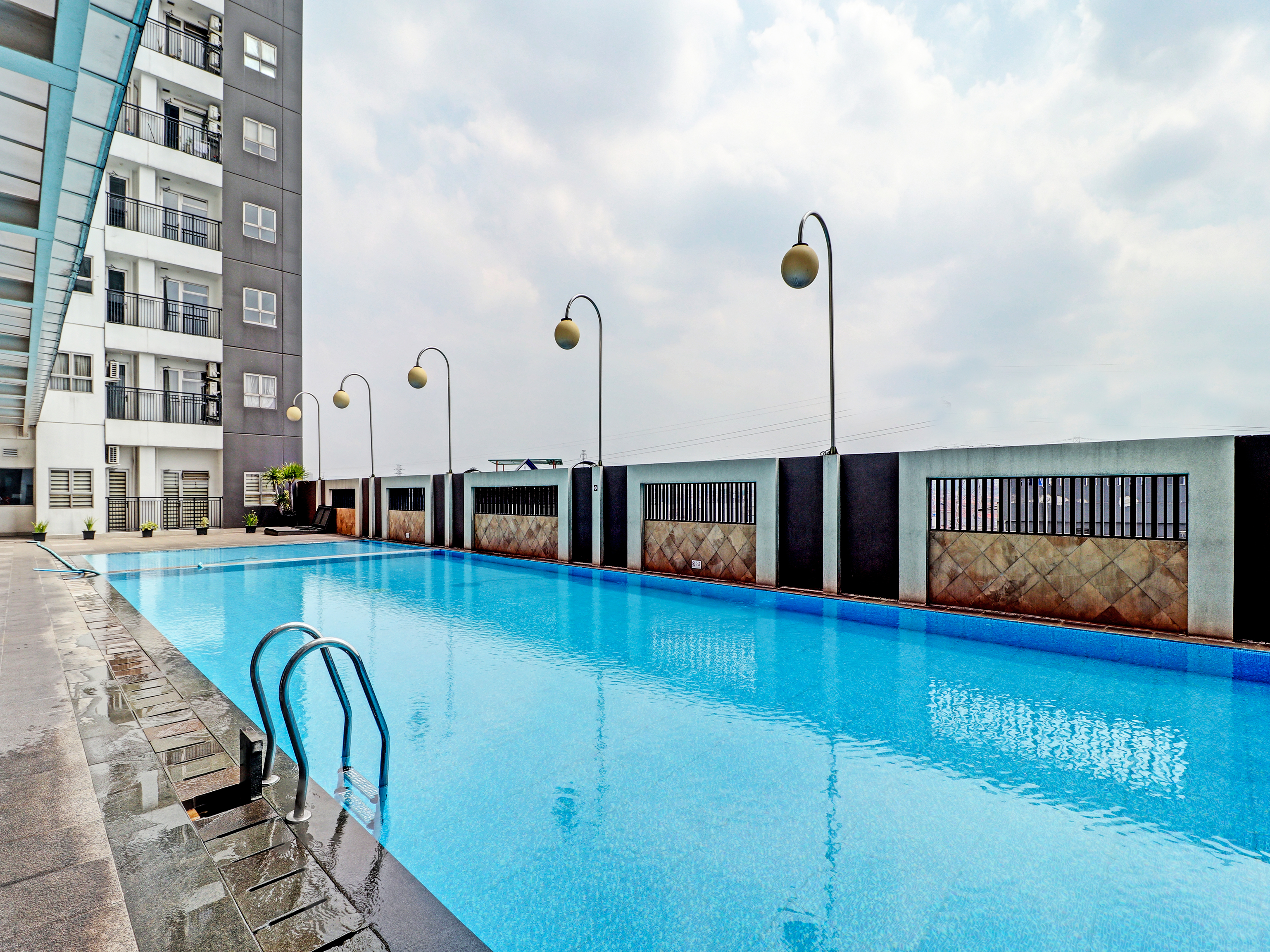 Capital O 91631 M-square Apartement