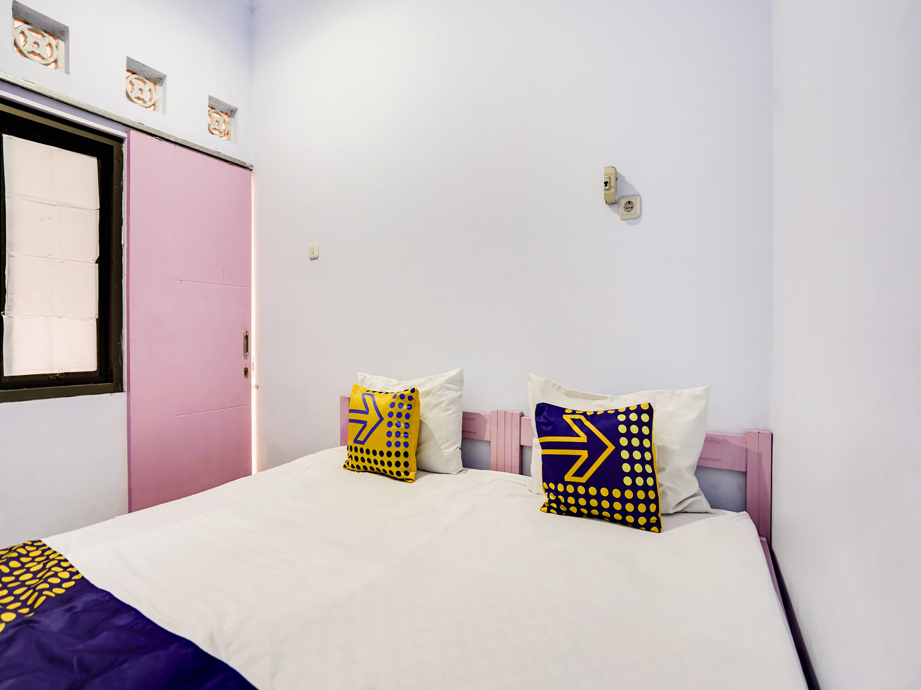 Spot On 91626 Rr Kost Putri Syariah 