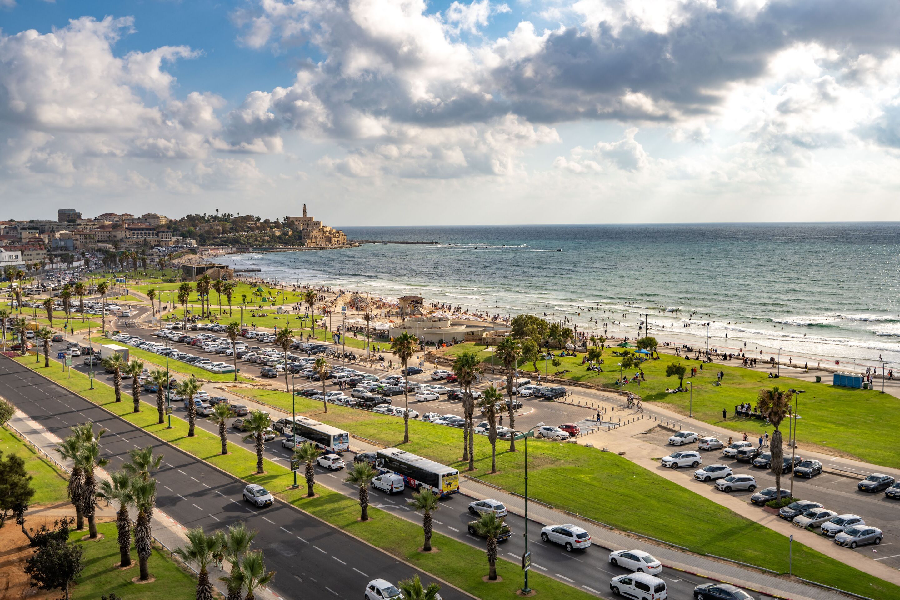 Selina Tel Aviv Beach & Cowork. סלינה תל אביב חוף image