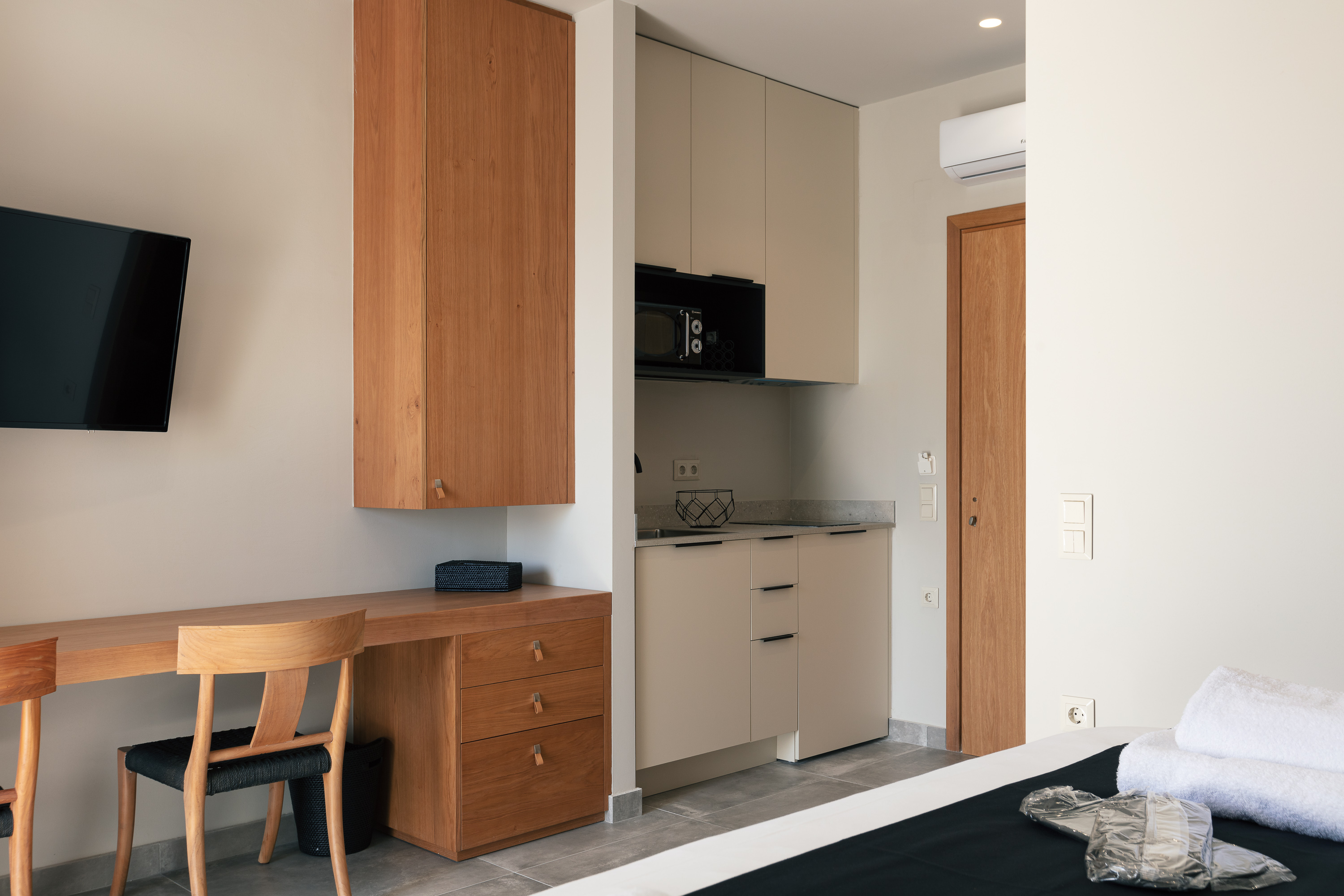 Chapter 02 Gallery Suites