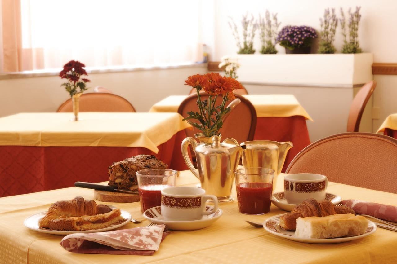 Hotel Tritone