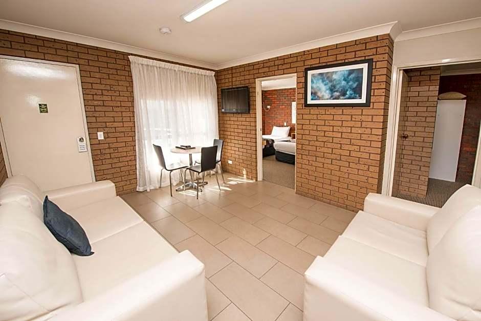 Jacaranda Motel Holiday Units