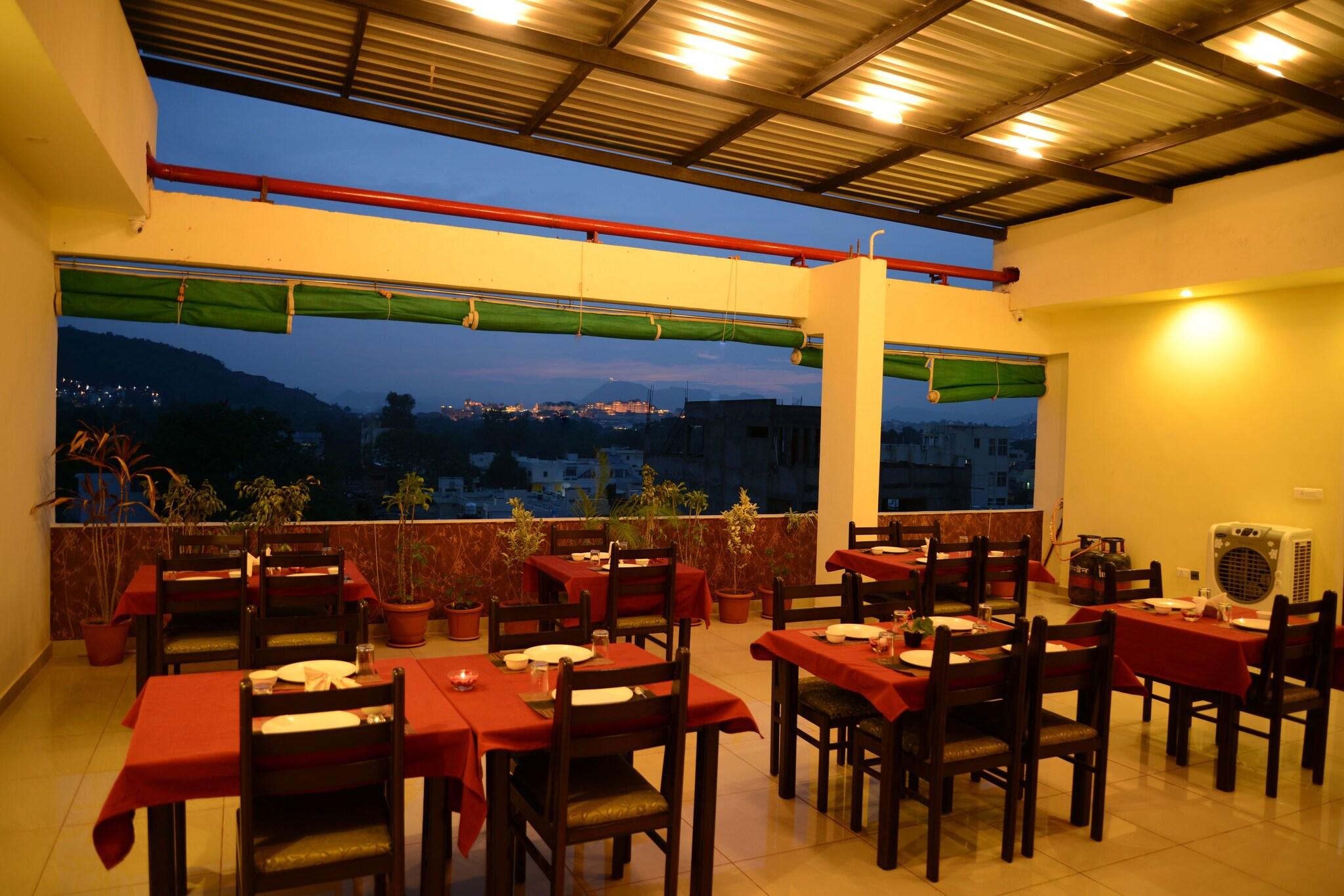 Hotel Sanobar