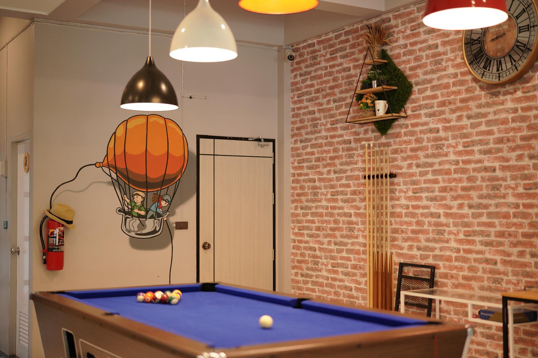 Chillax Khaosk Hostel