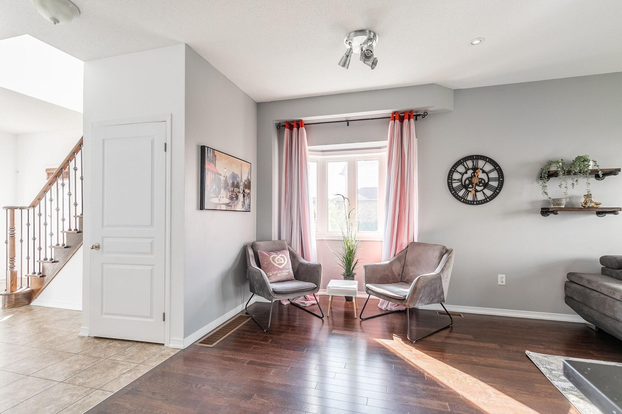 Unique Townhome With Hot Tub By Simply Comfort