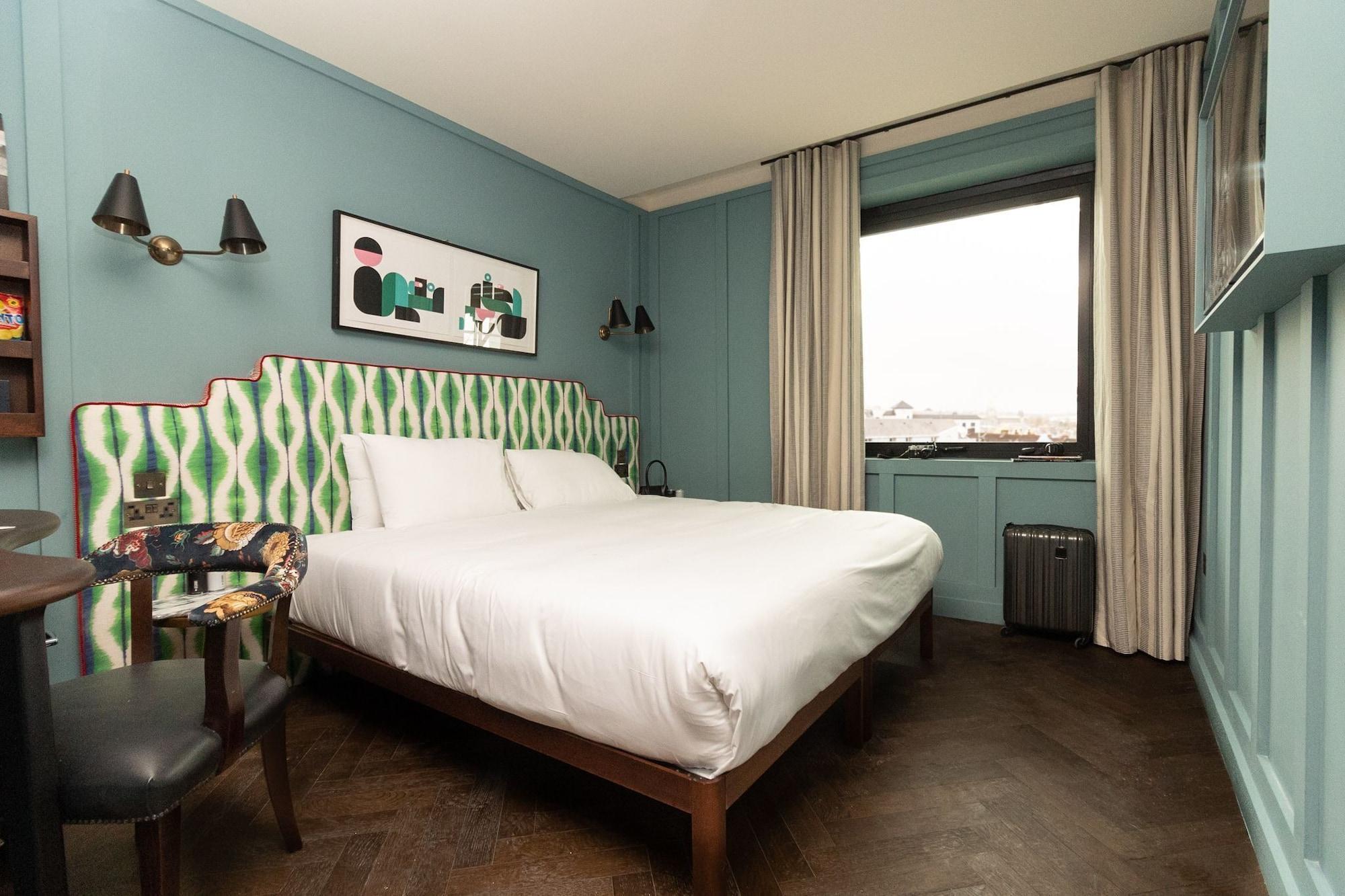 The Dean Galway by null