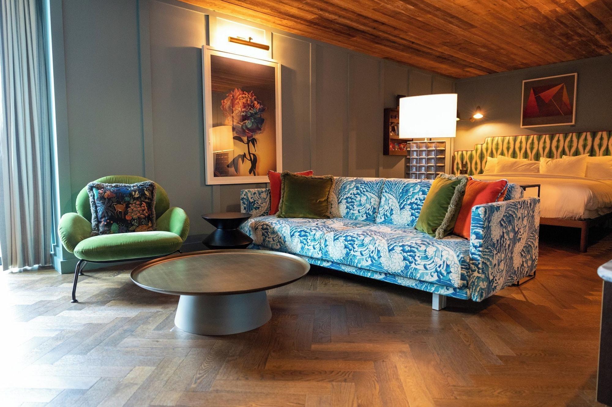 The Dean Galway by null