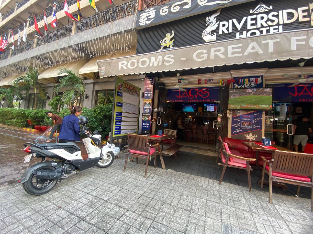 Riverside Hotel Phnom Penh