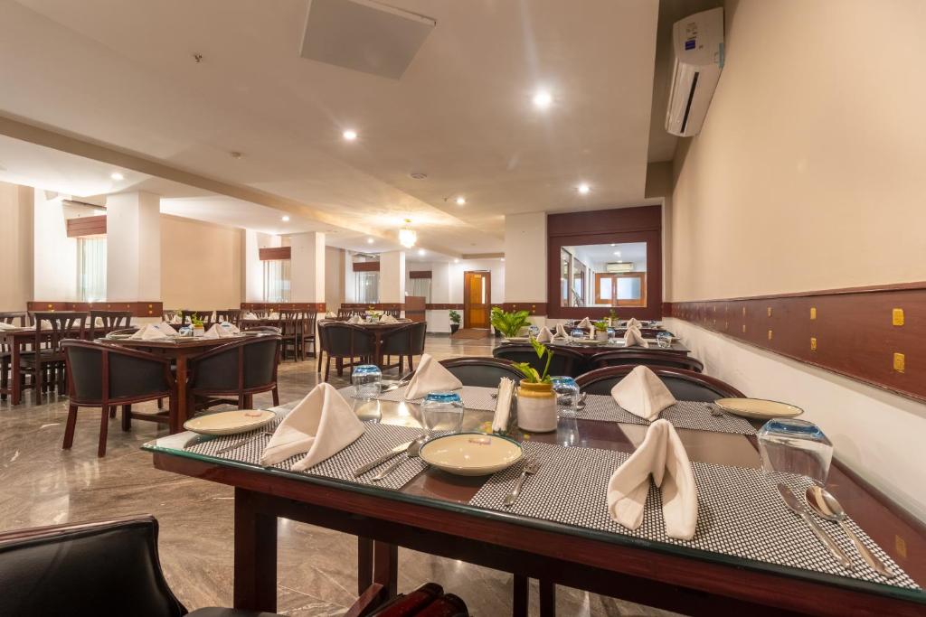 Zip By Spree Hotels Mangala Towers