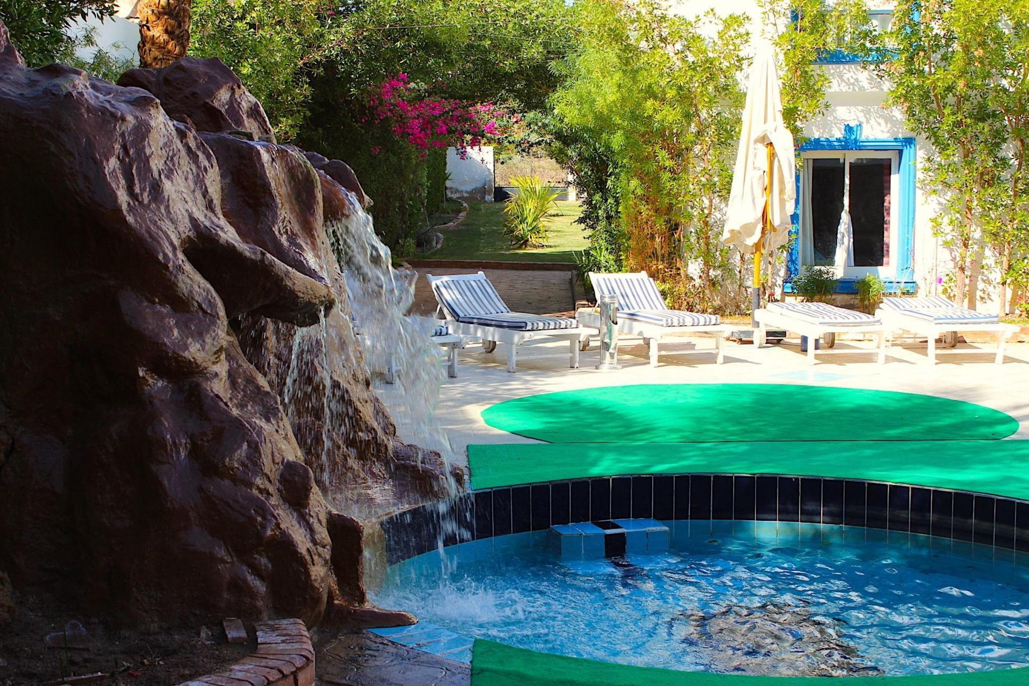 Bay View Hotel