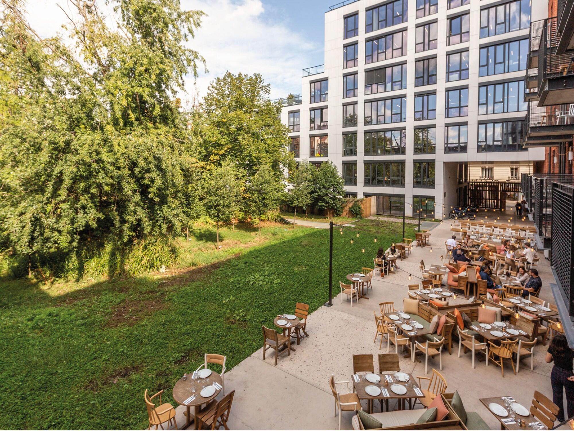 Mob House - фото