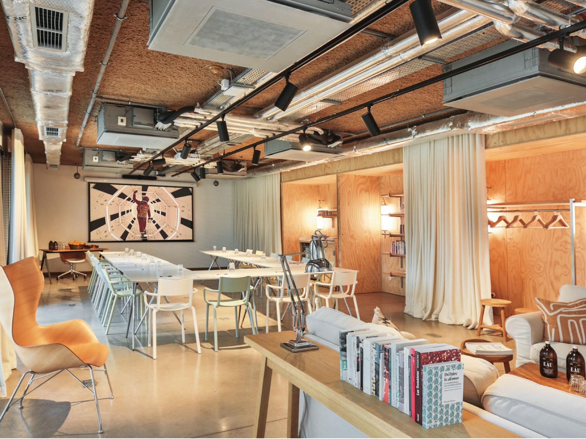 Mob House - фото