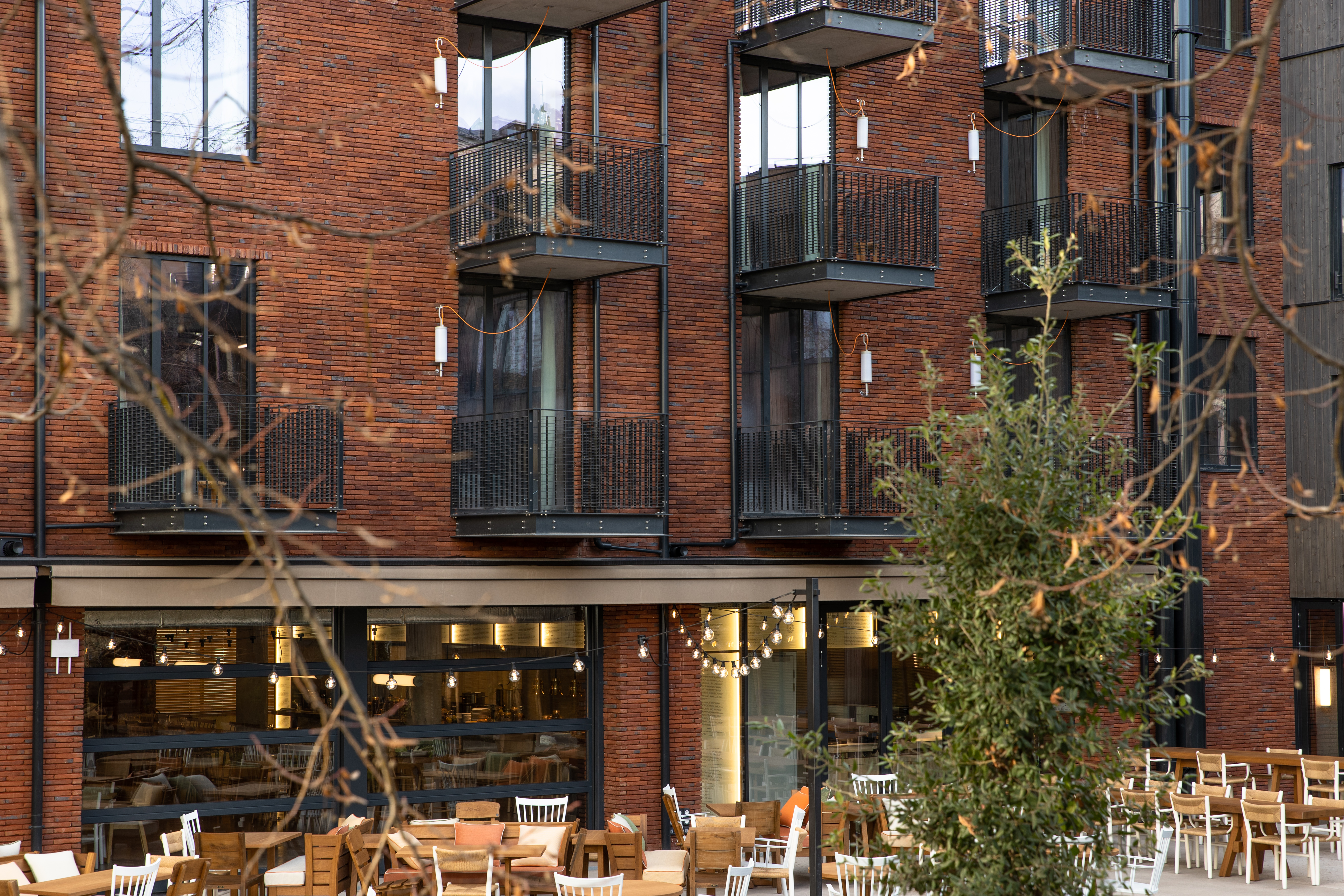 Mob House - фото