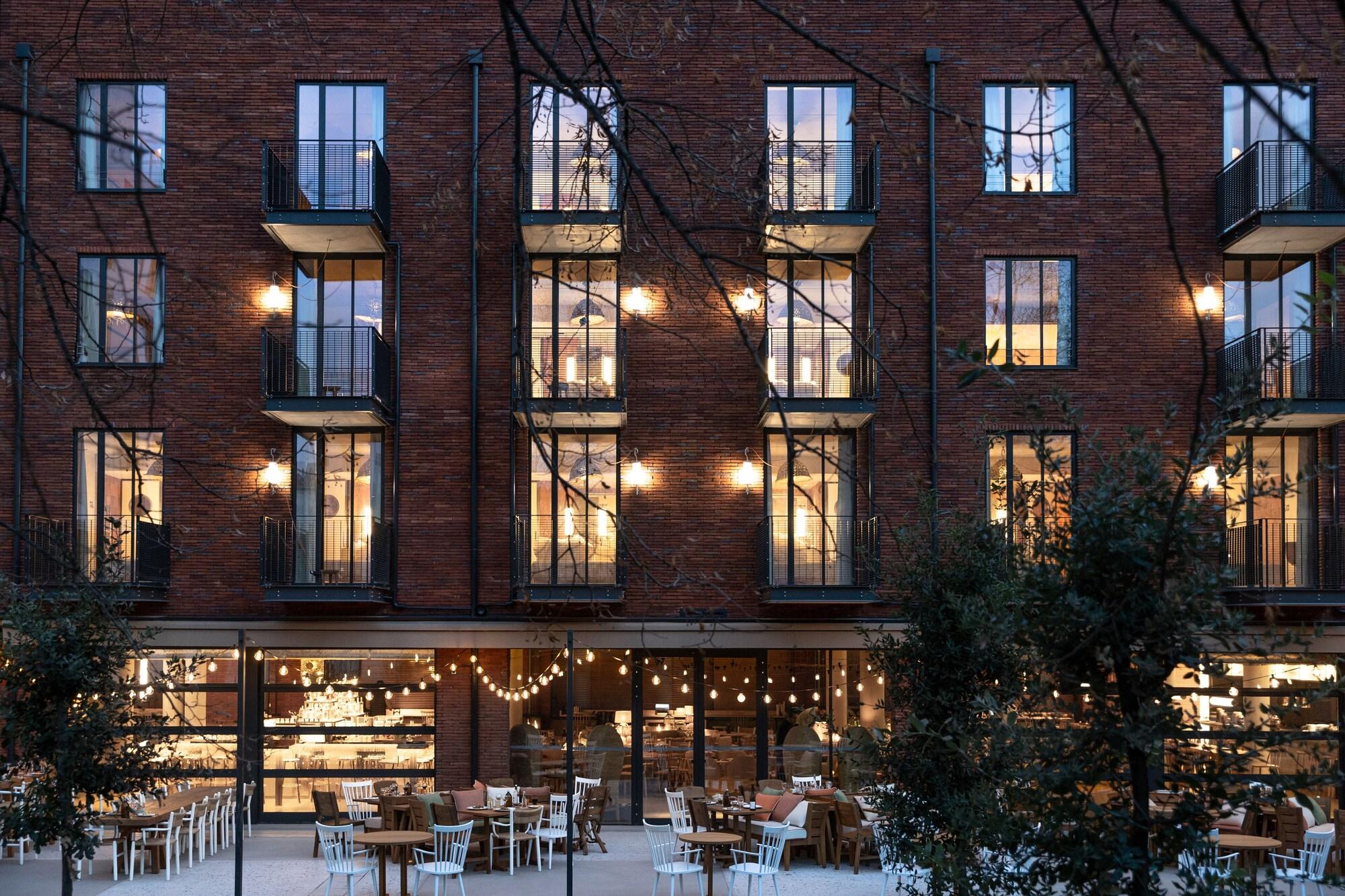 Mob House - фото