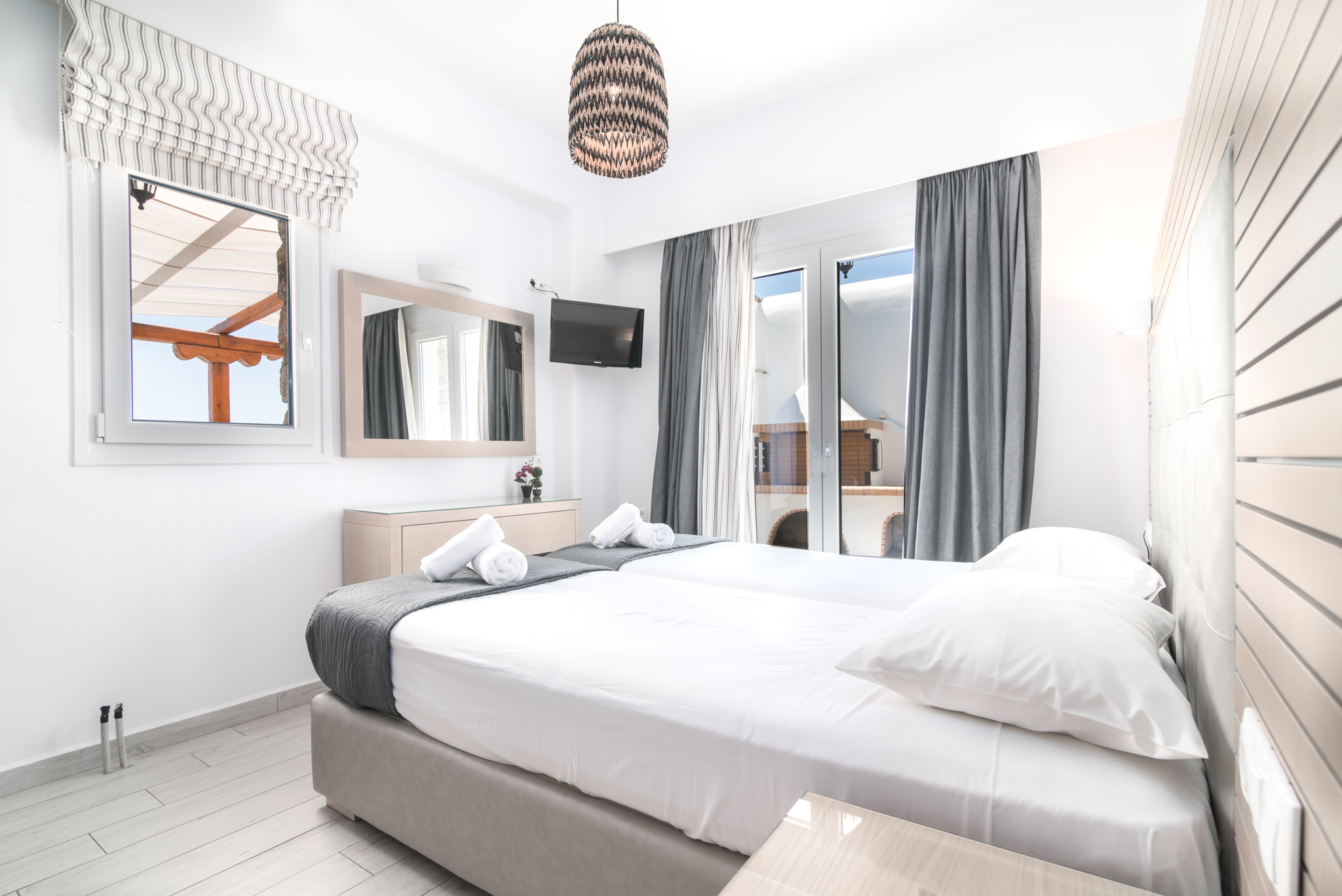 Evi Suites & Villas