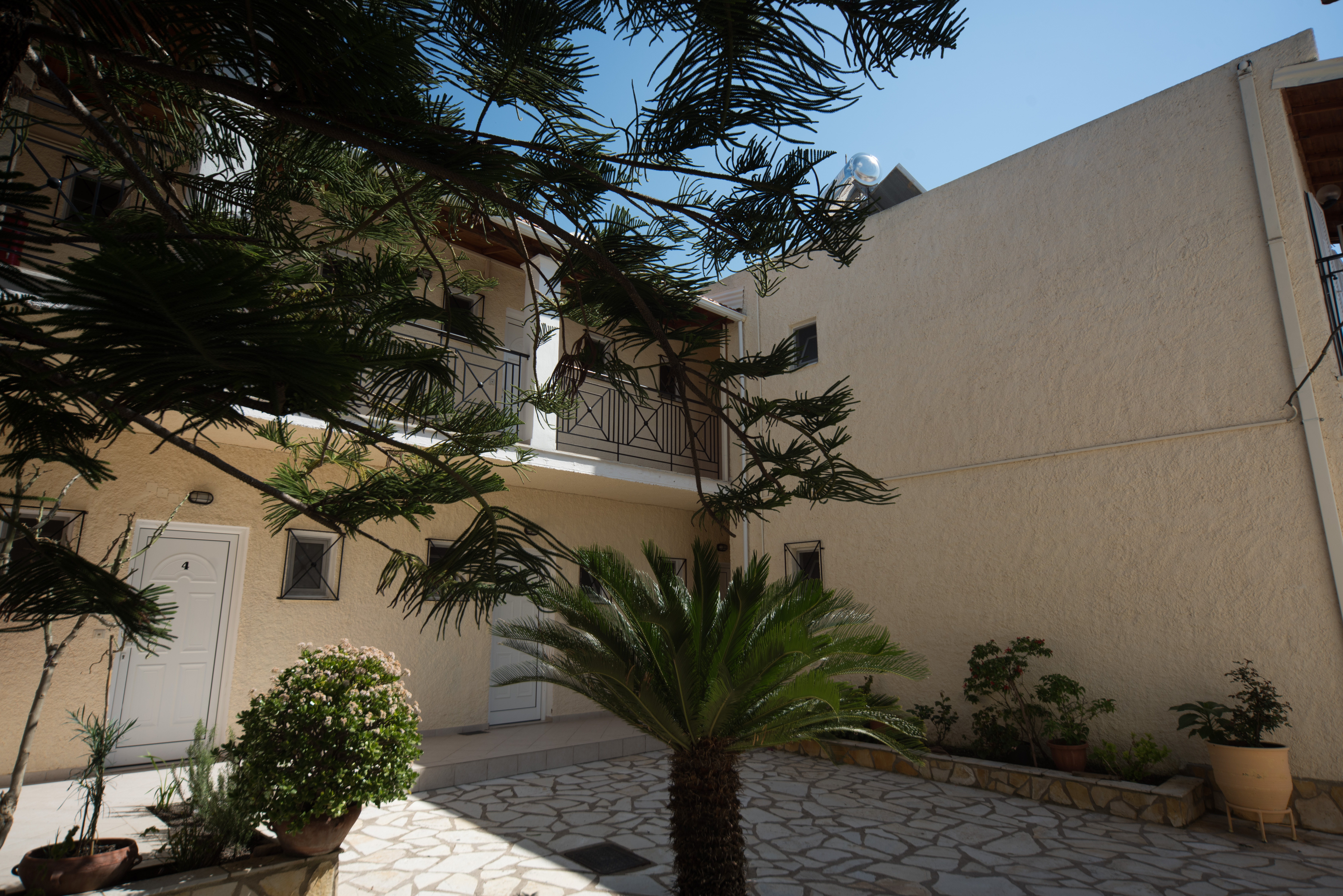 Metaxa Apartments - фото