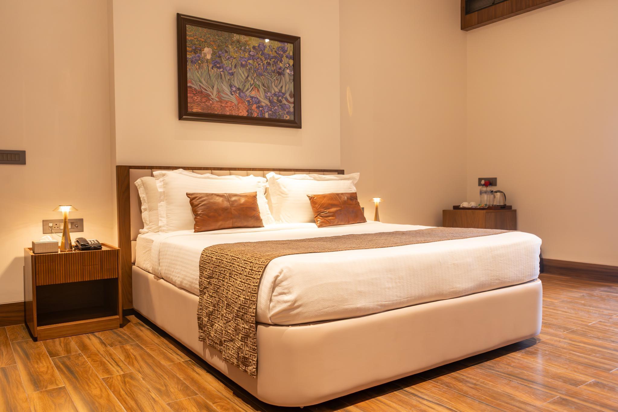 Bedroom 3, Park Suites, Kolkata