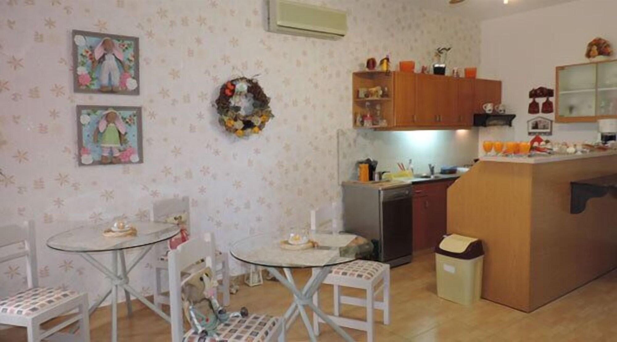 Nostalgia Apartments