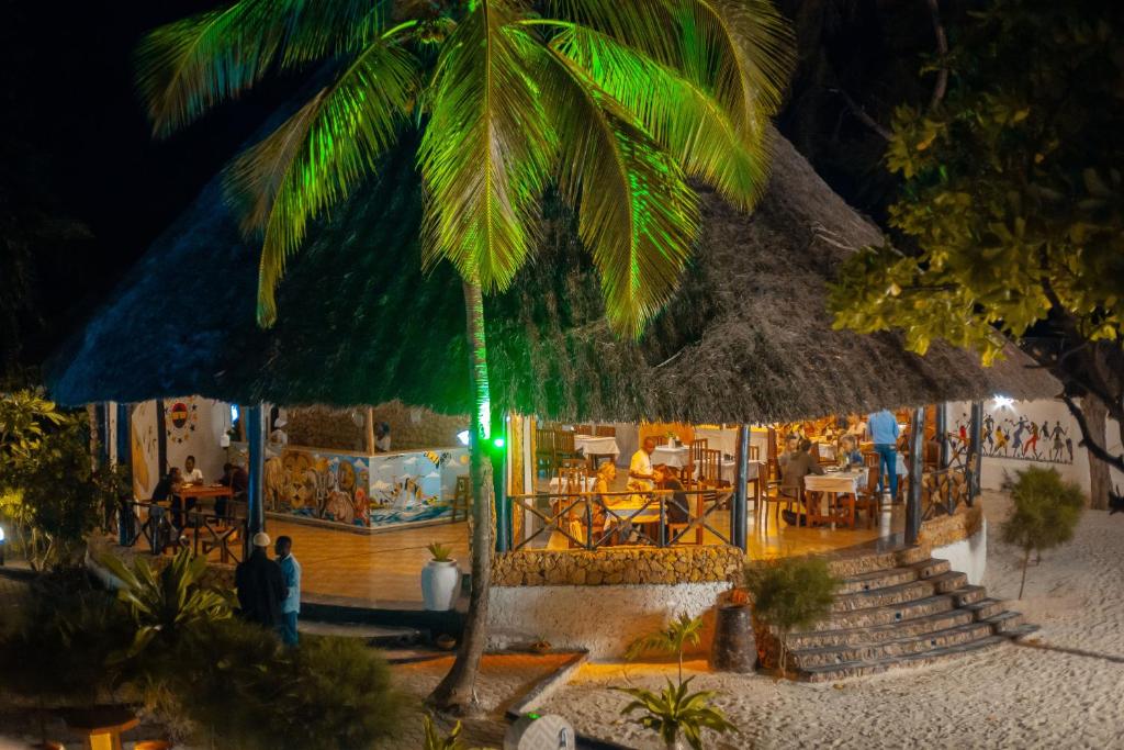 Tiki Beach Club And Resort