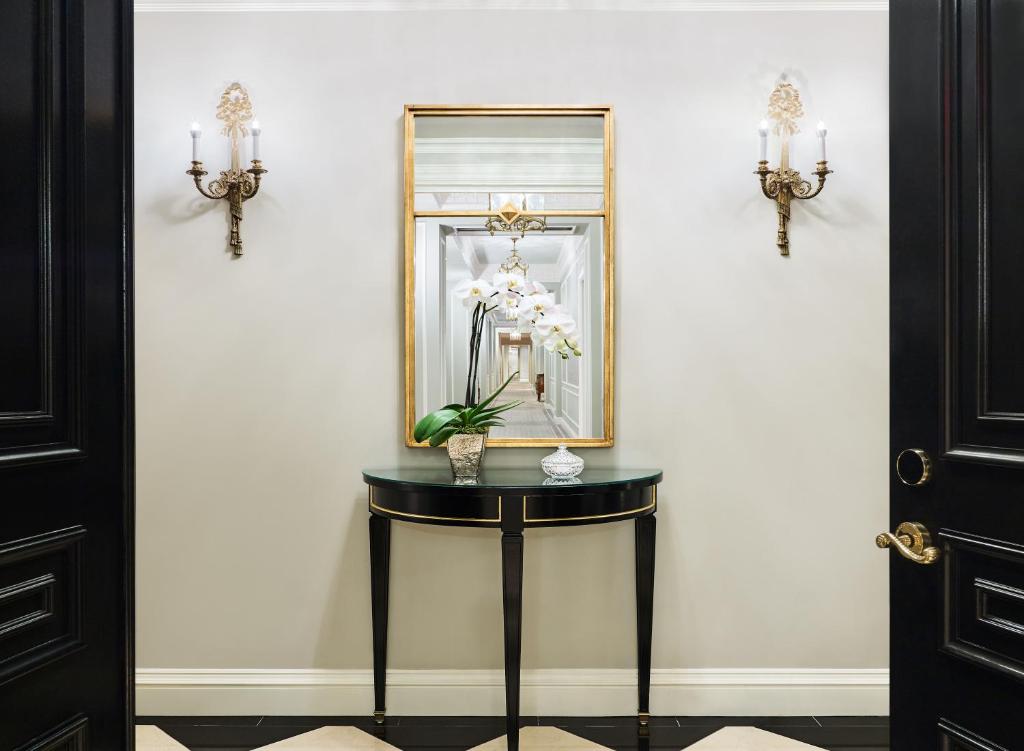 5th & 55th Residence Club
