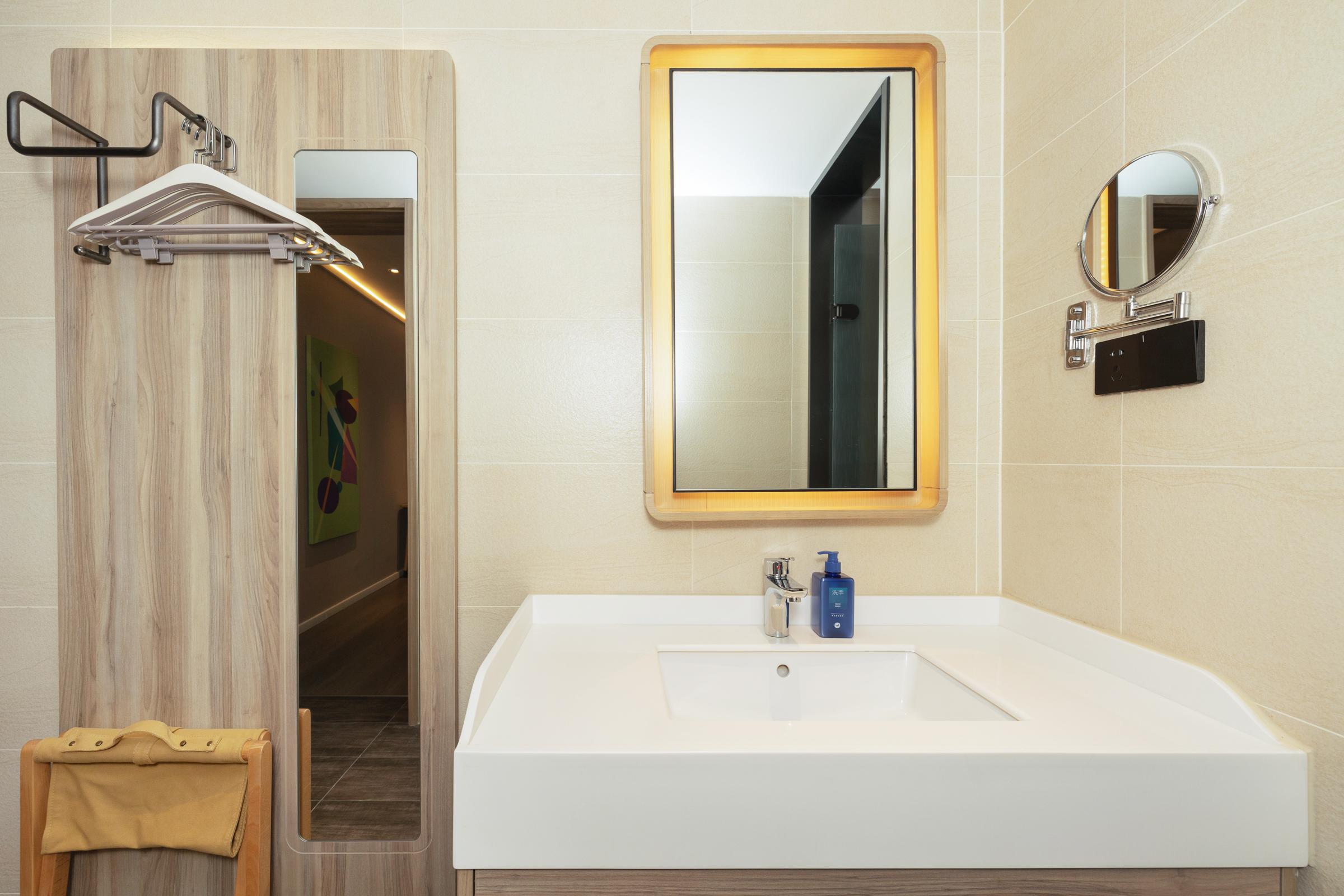 Hanting Premium Hotel Linfen Station Street