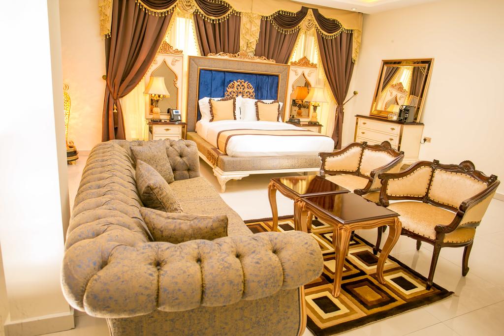 Echelon Heights Hotel