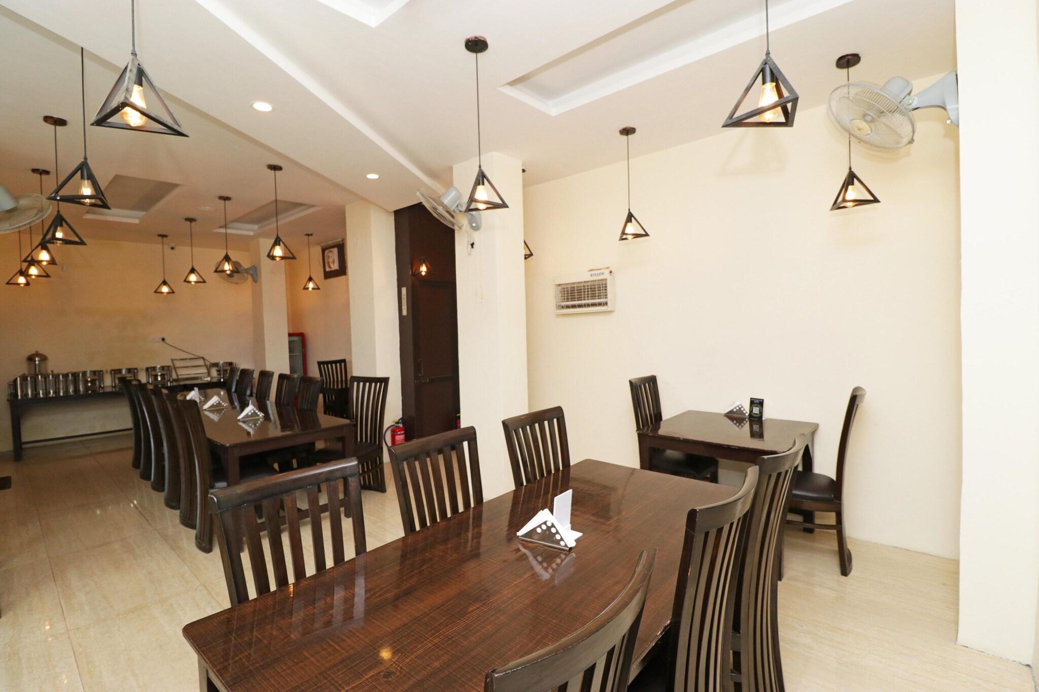 Hotel Mirage Residency