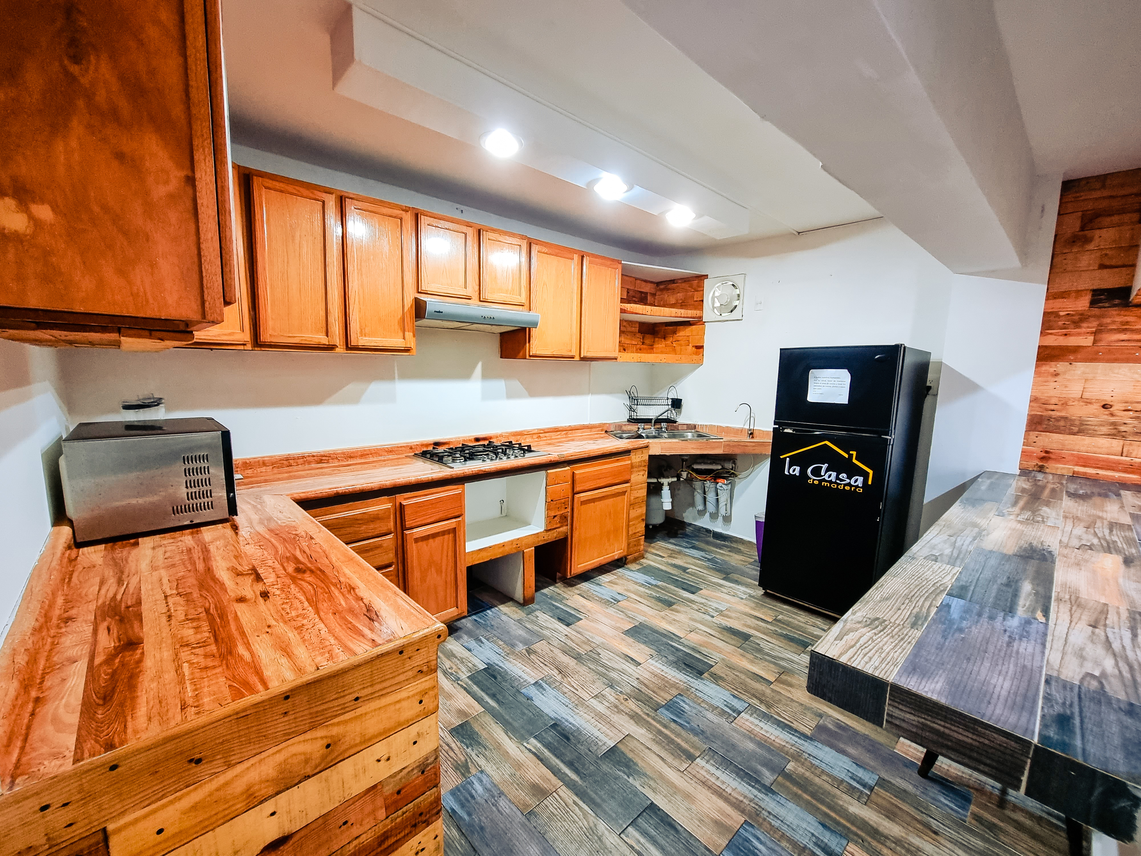 Hostal La Casa De Madera