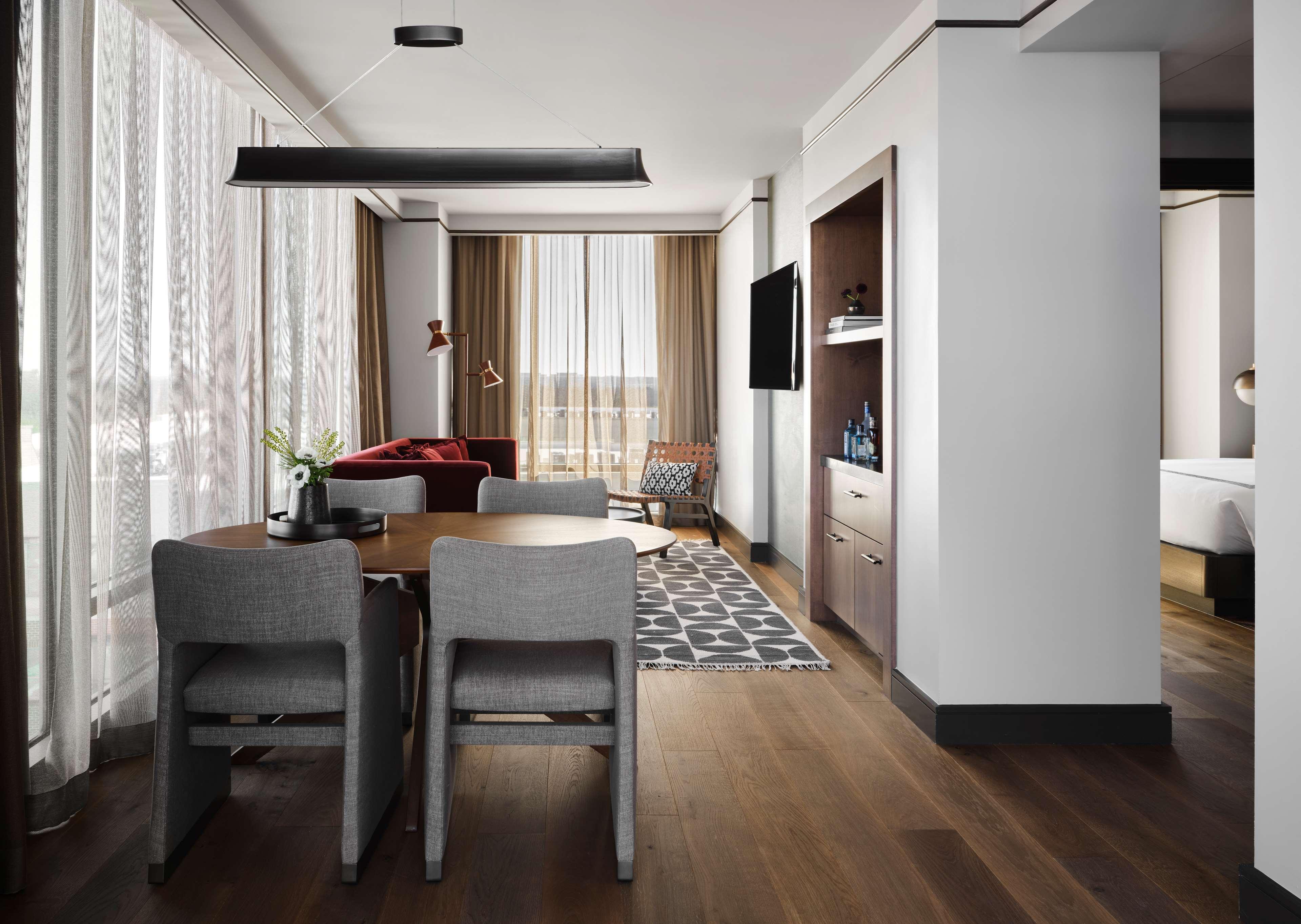 The Tess, Autograph Collection by null