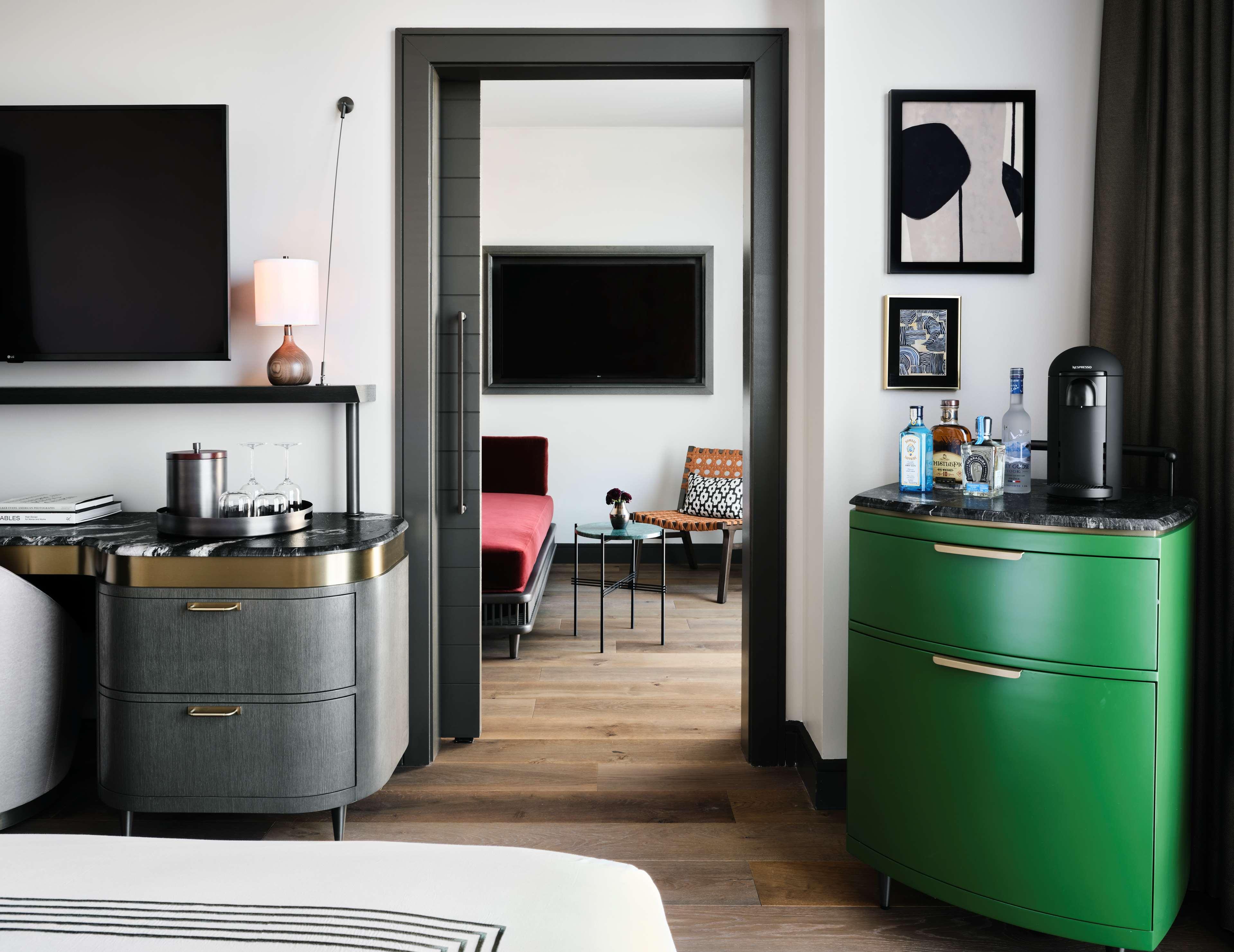 The Tess, Autograph Collection by null