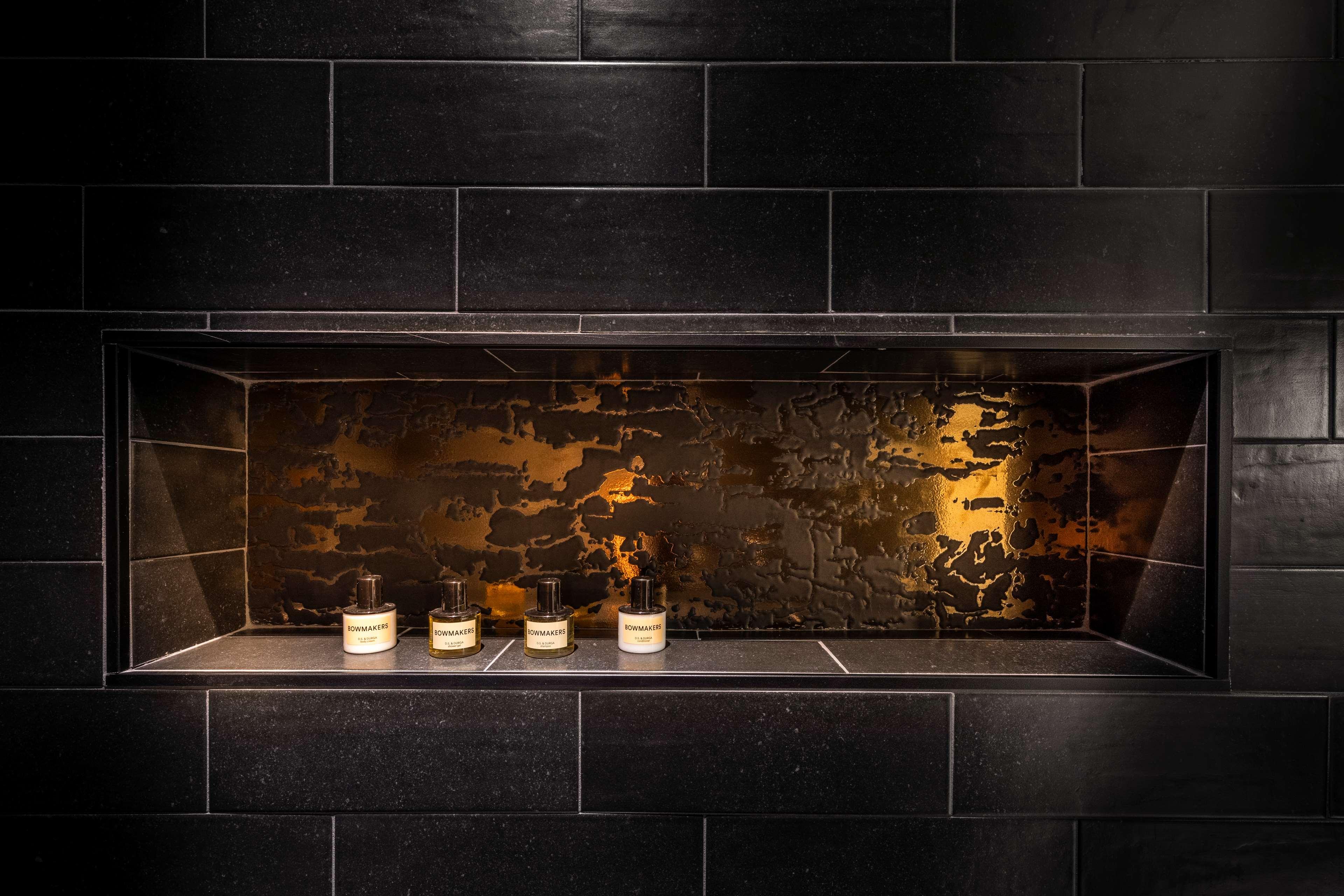 The Tess, Autograph Collection by null