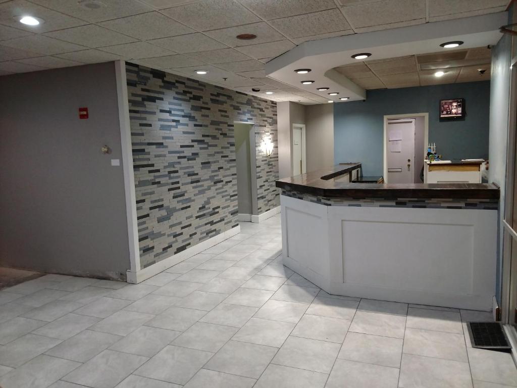 Travelodge By Wyndham Lincoln Northeast