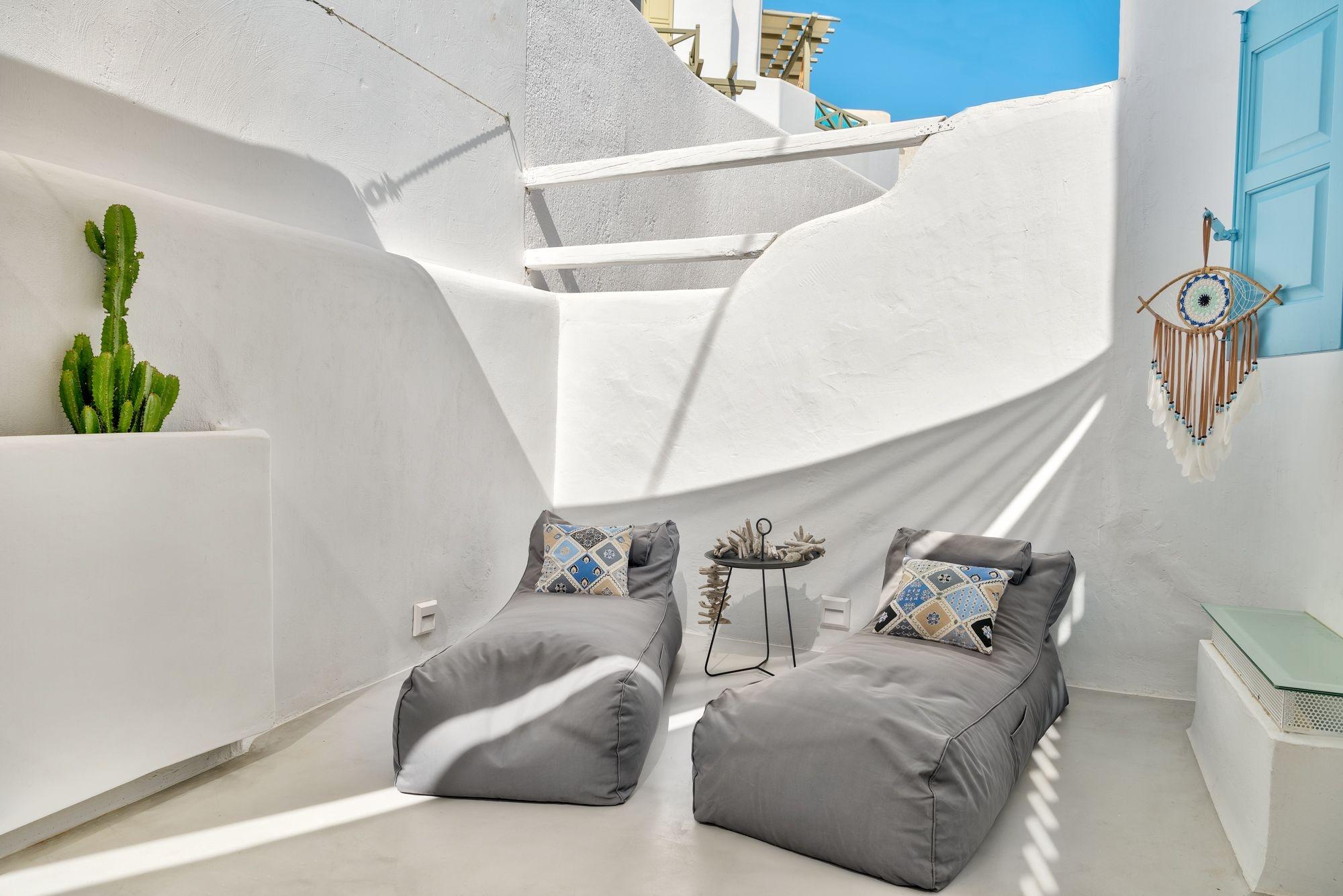 Mykonian Mews