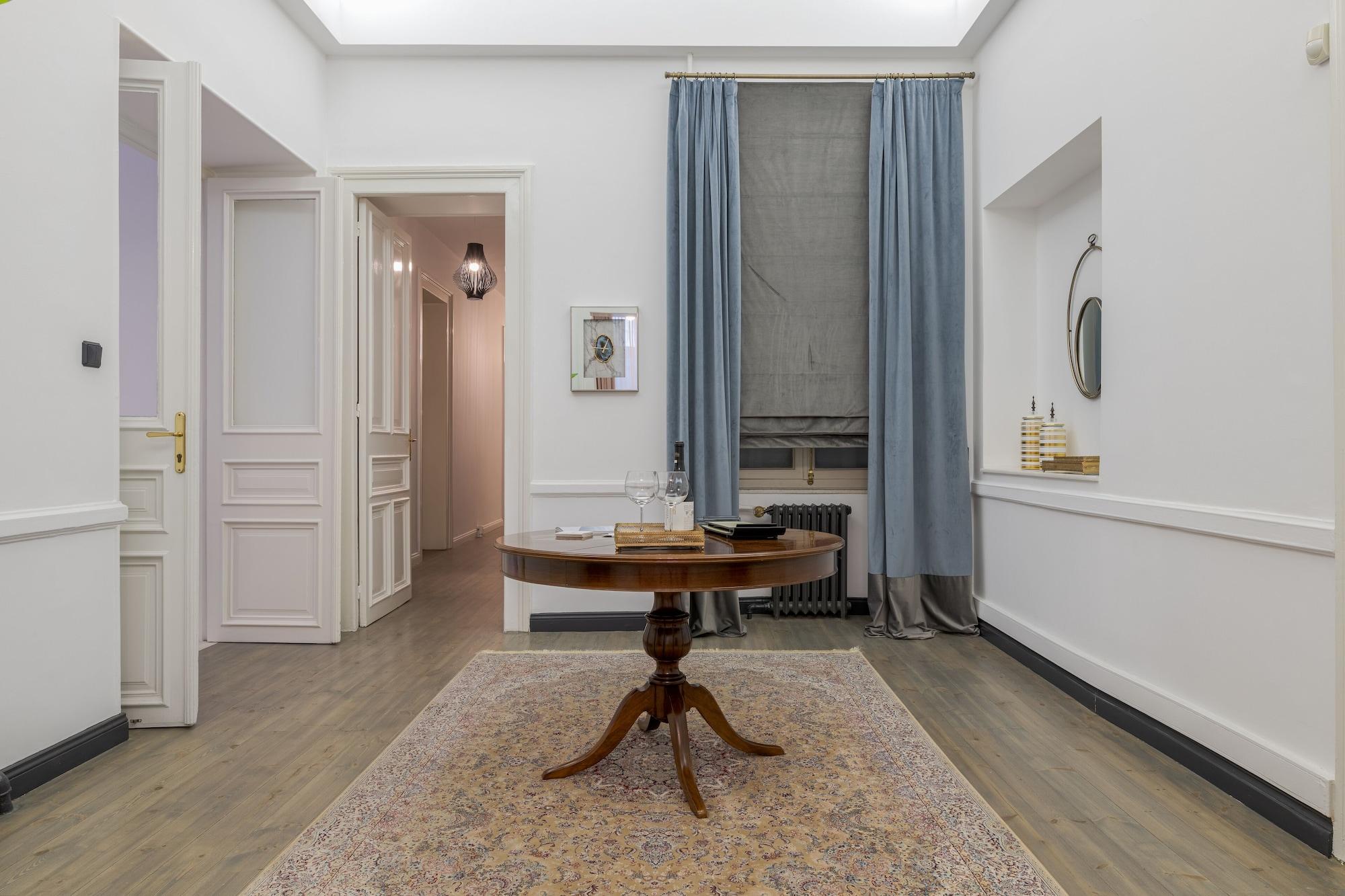 2mazi Suites