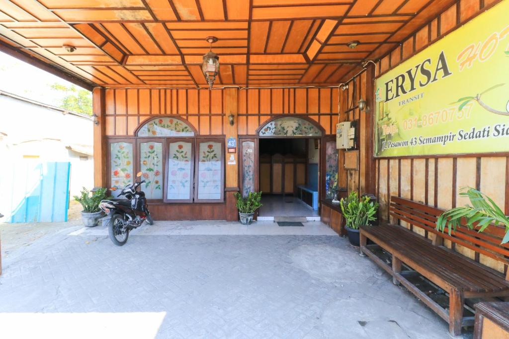 Erysa Hotel By Zuzu