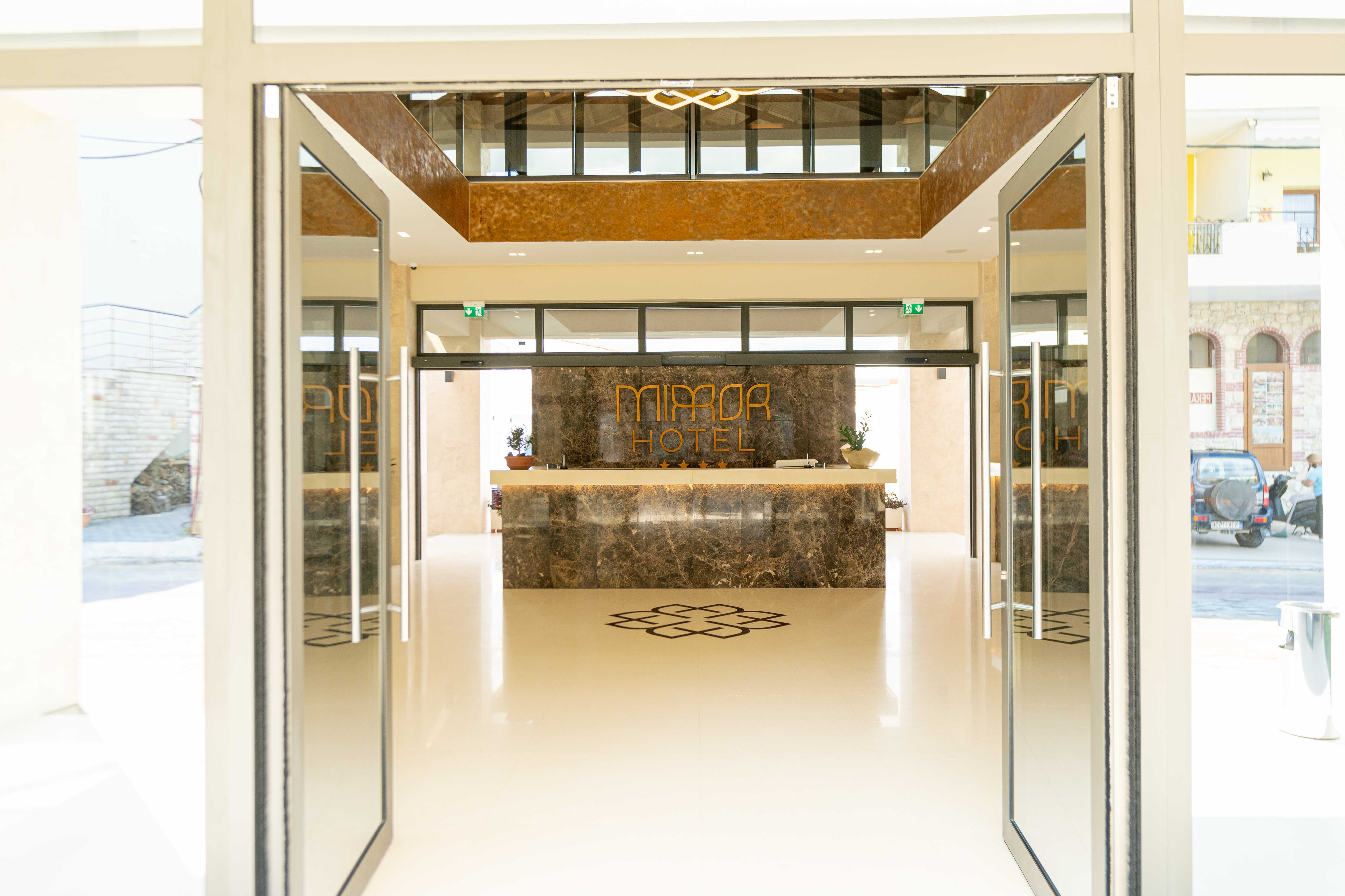 Mirror Hotel - photo