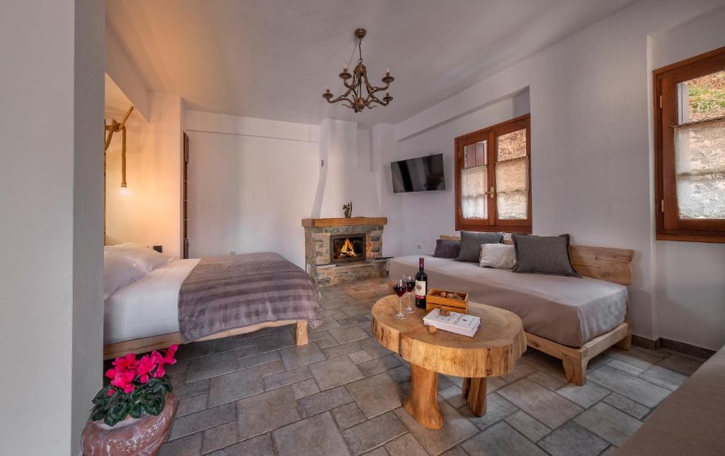 Palios Stathmos by null