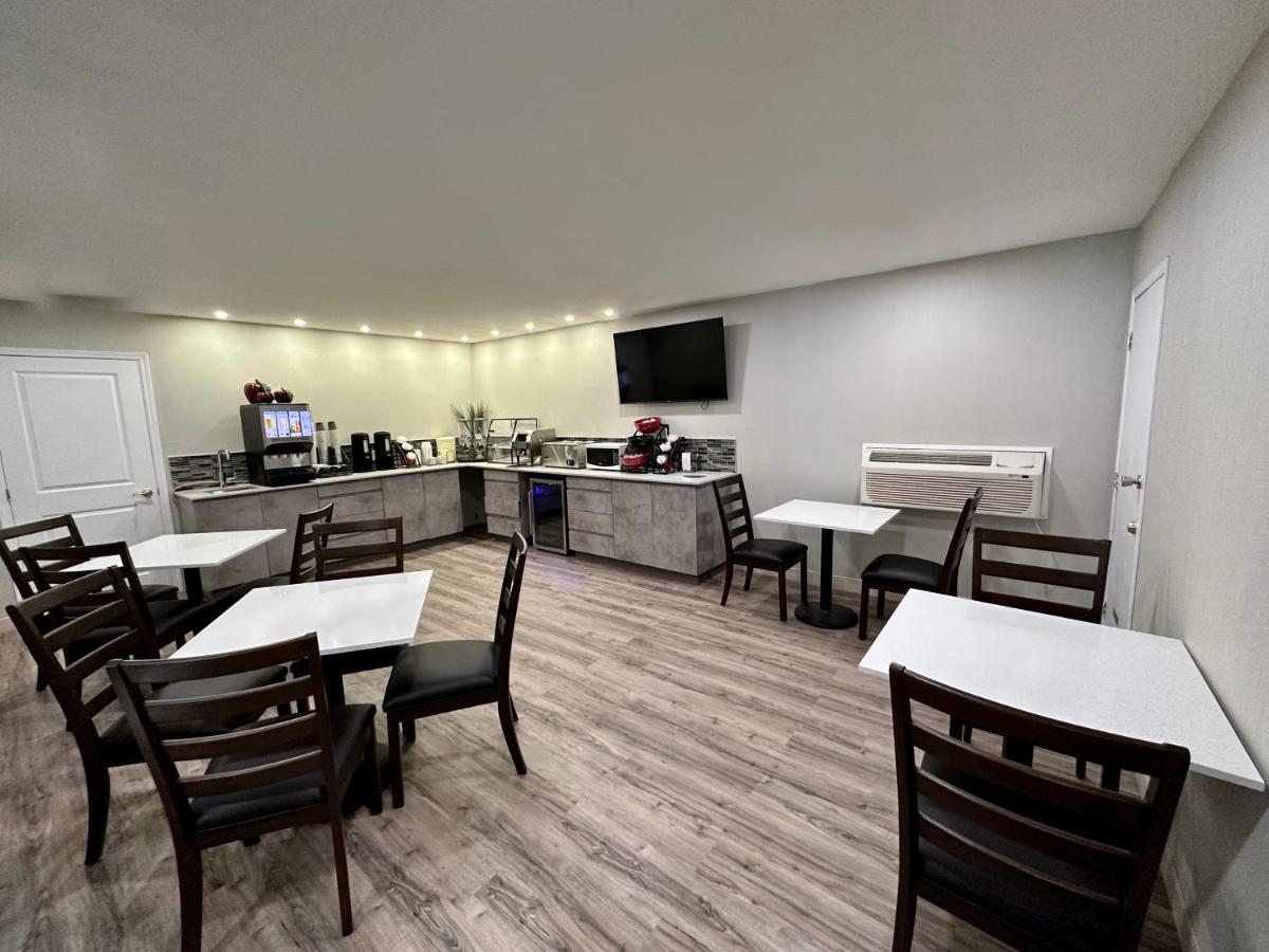 Econo Lodge Inn & Suites Pincher Creek Ab