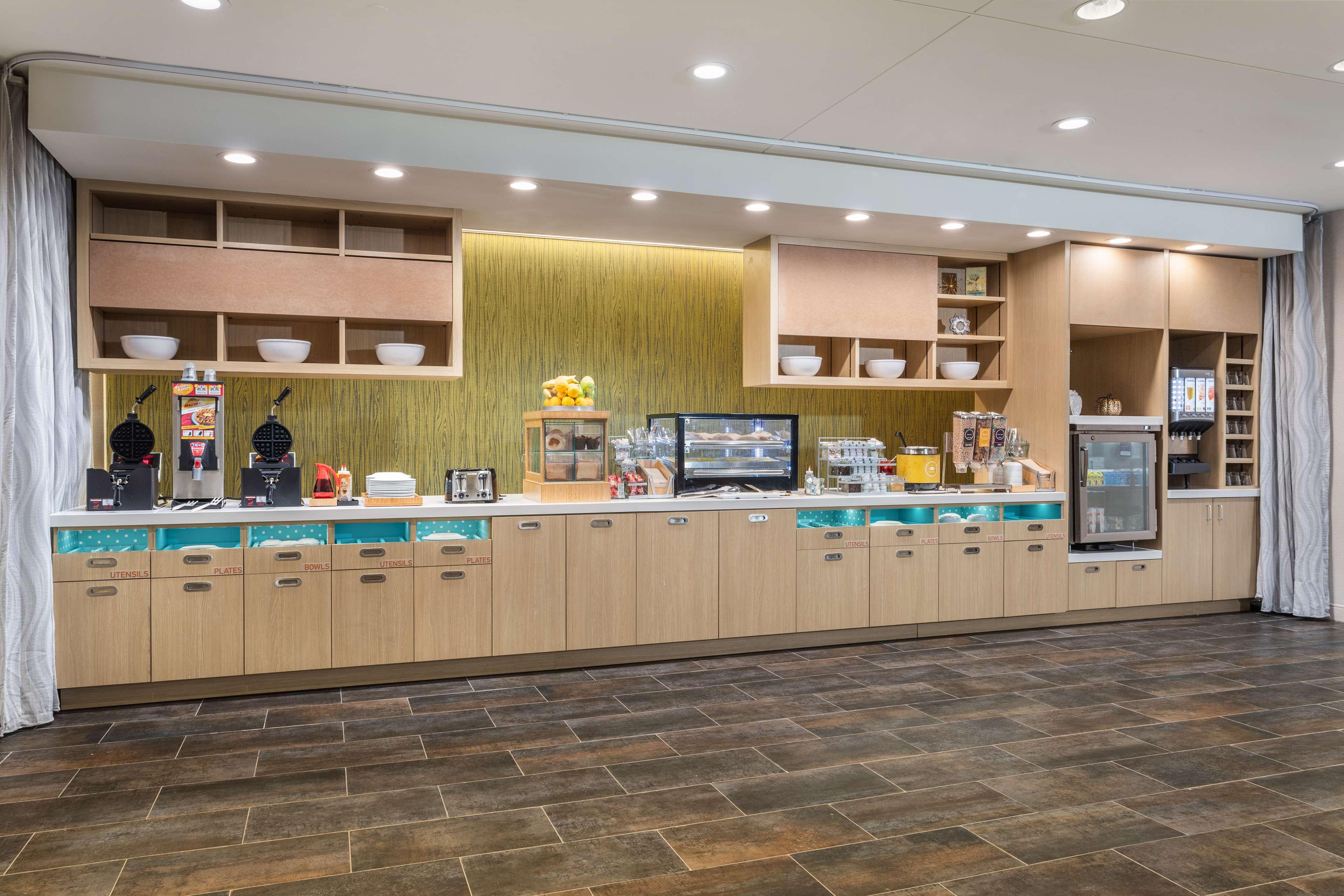 Home2 Suites by Hilton Cedar Rapids Westdale