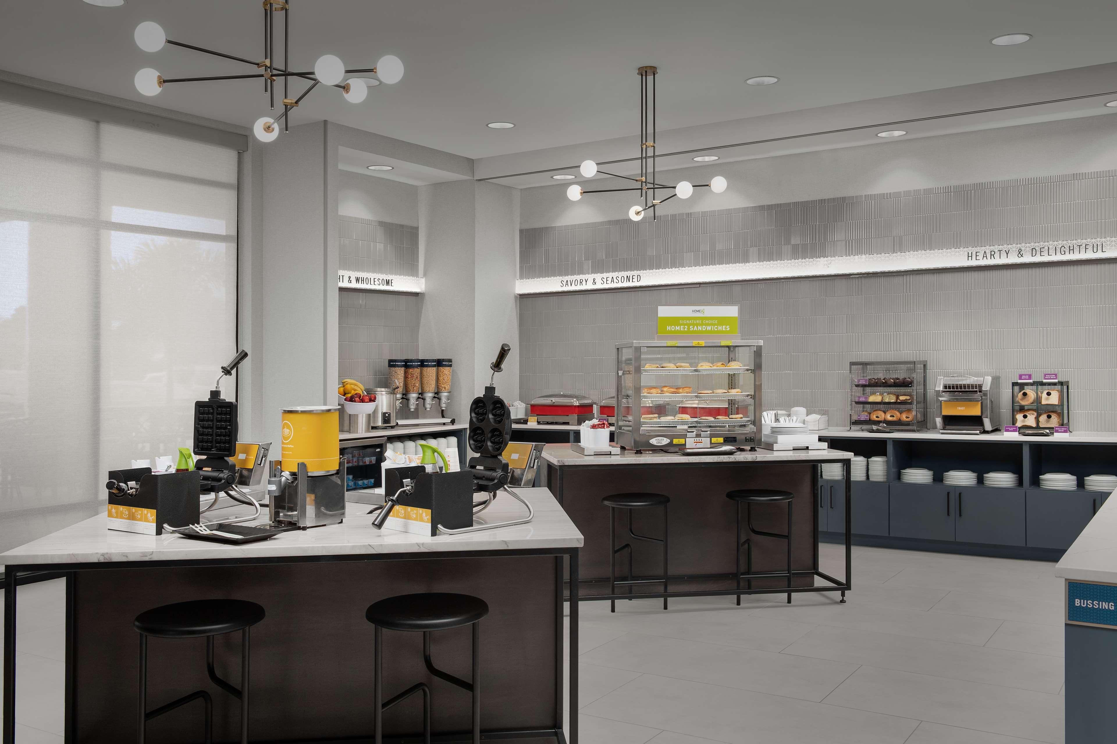 Hampton Inn By Hilton Orlando Southeast Nona