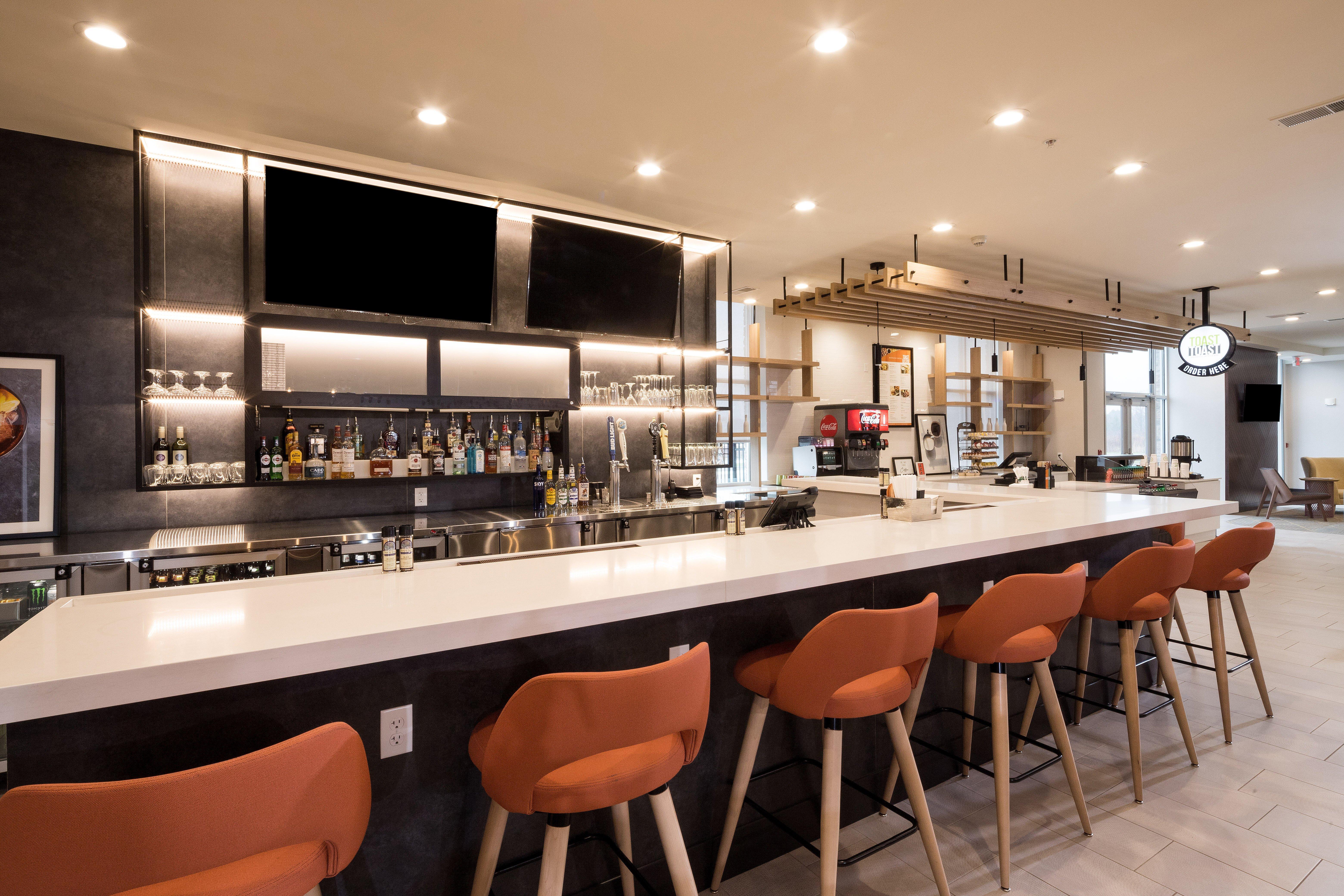 Holiday Inn & Suites Detroit - Troy